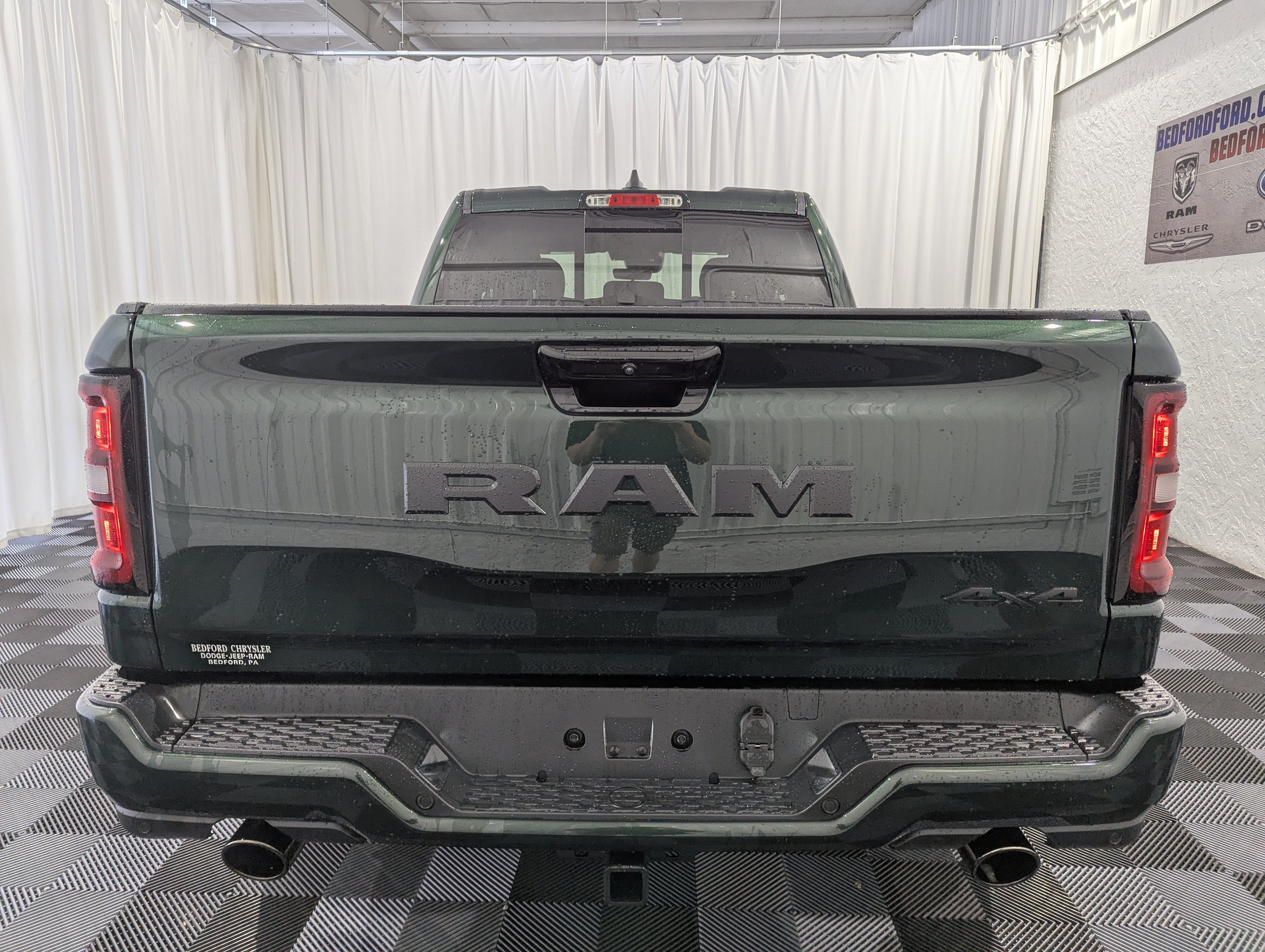 2026 RAM 1500 RAM 1500 EXPRESS QUAD CAB 4X4 6'4' BOX