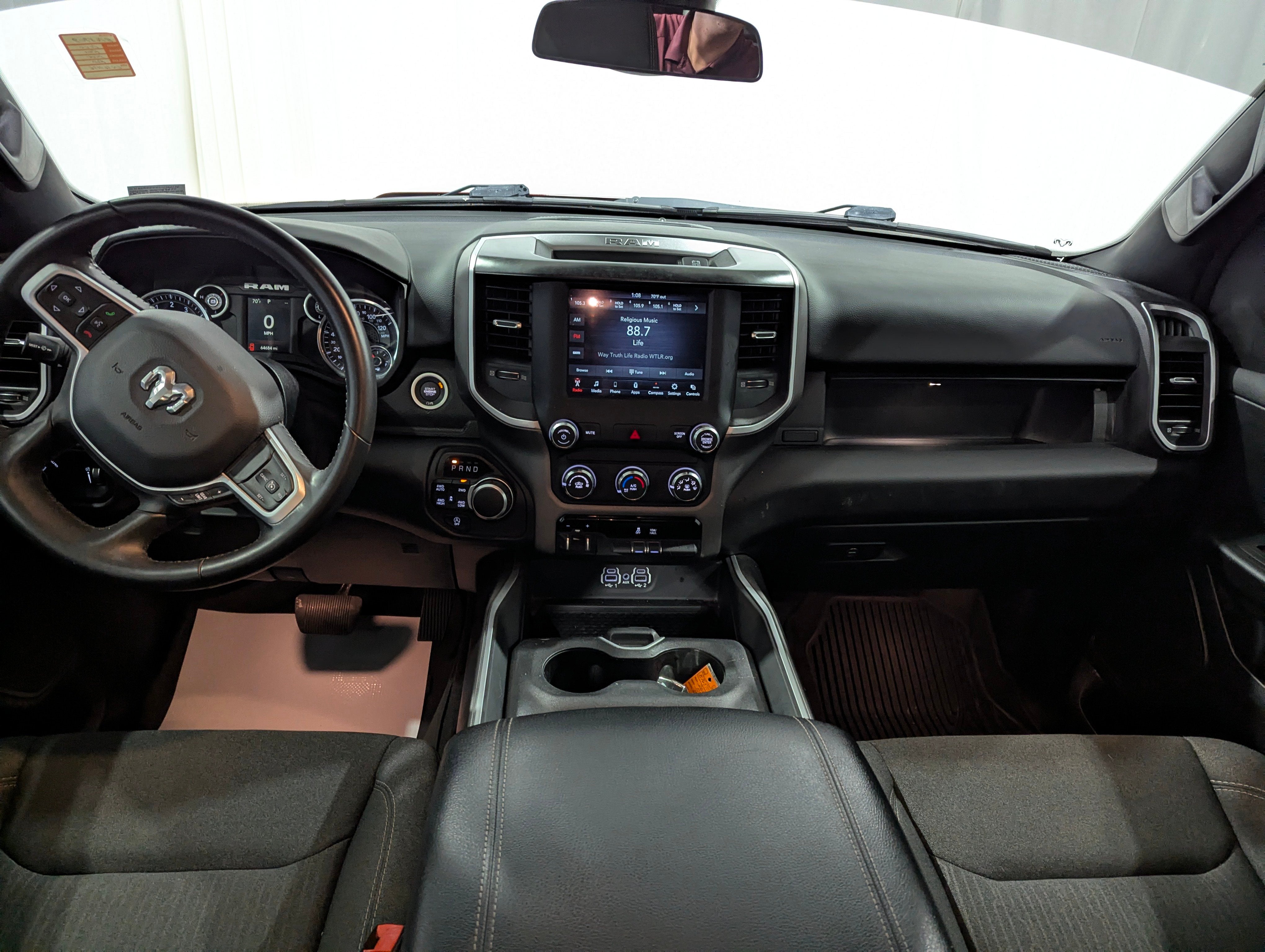 2020 RAM 1500 Big Horn Crew Cab 4x4 5'7' Box