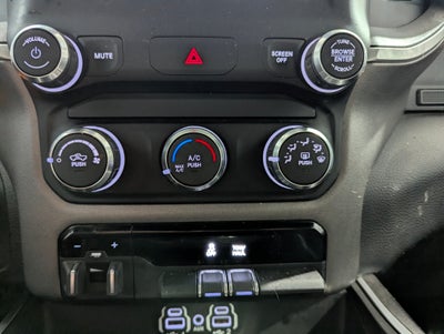 2020 RAM 1500 Big Horn Crew Cab 4x4 5'7' Box