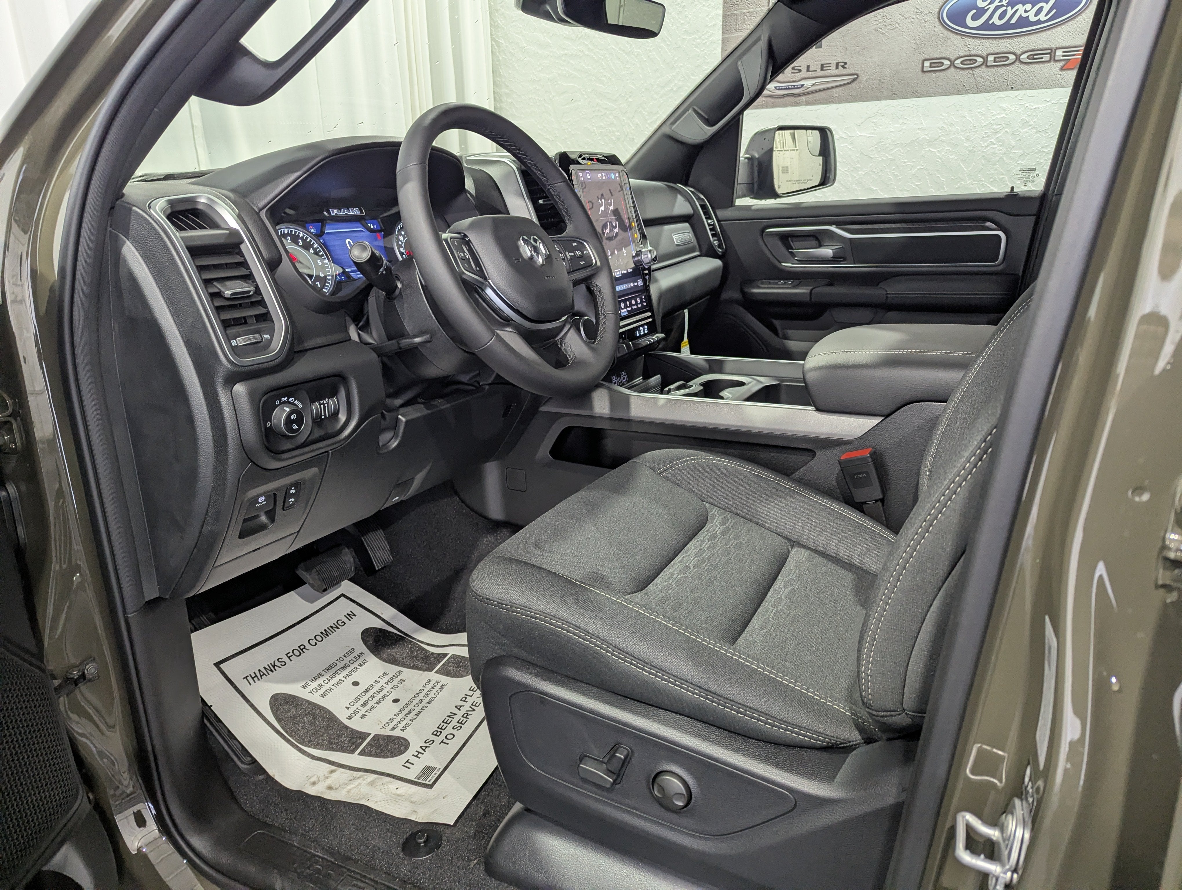 2027 RAM 1500 RAM 1500 BIG HORN CREW CAB 4X4 5'7' BOX