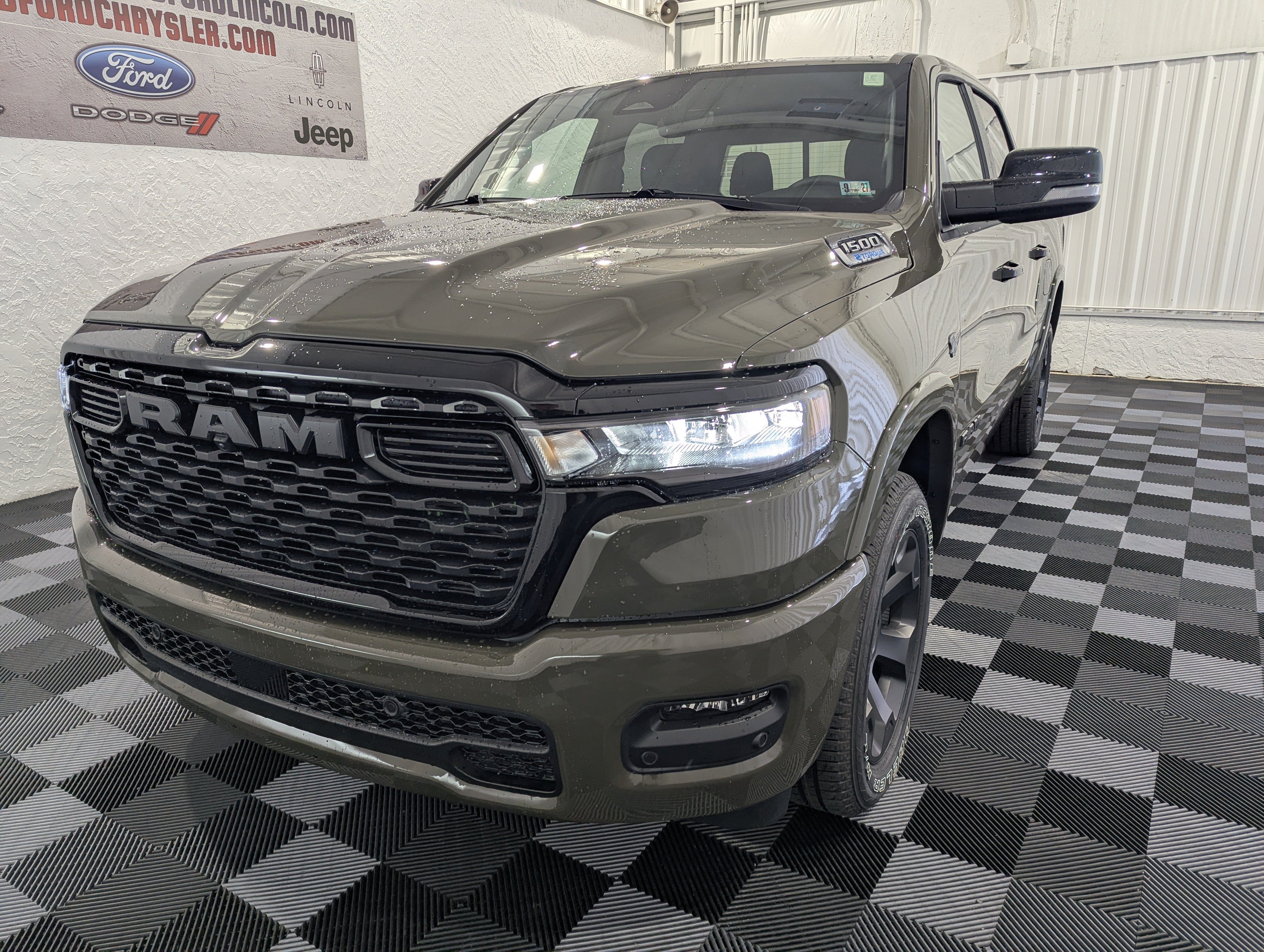 2027 RAM 1500 RAM 1500 BIG HORN CREW CAB 4X4 5'7' BOX