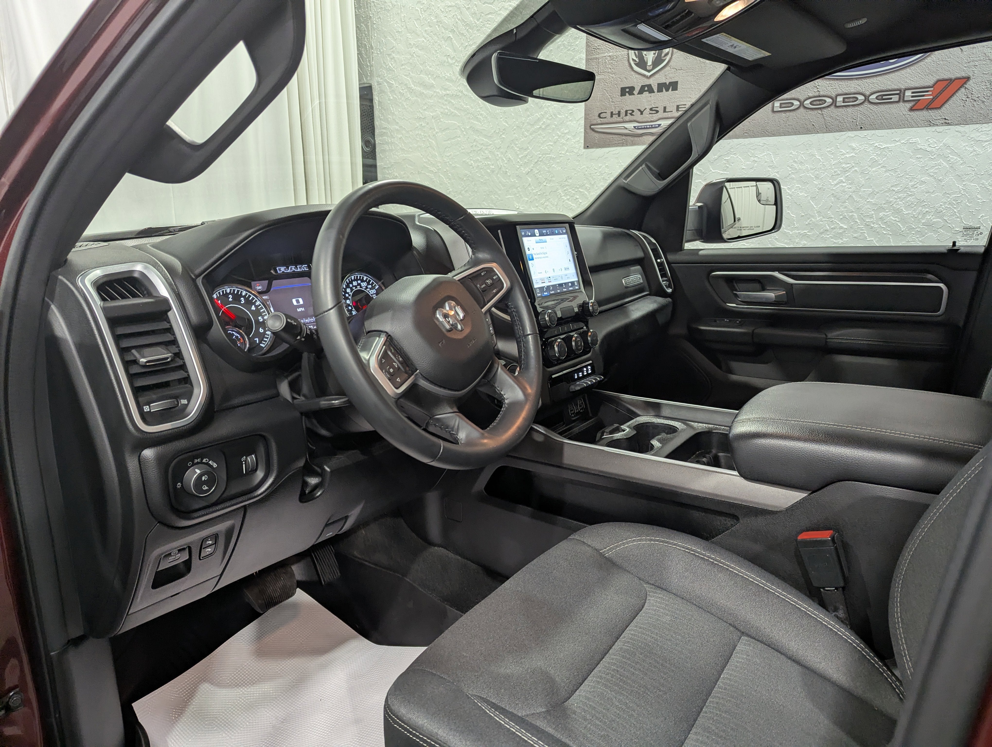 2022 RAM 1500 Big Horn Crew Cab 4x4 5'7' Box