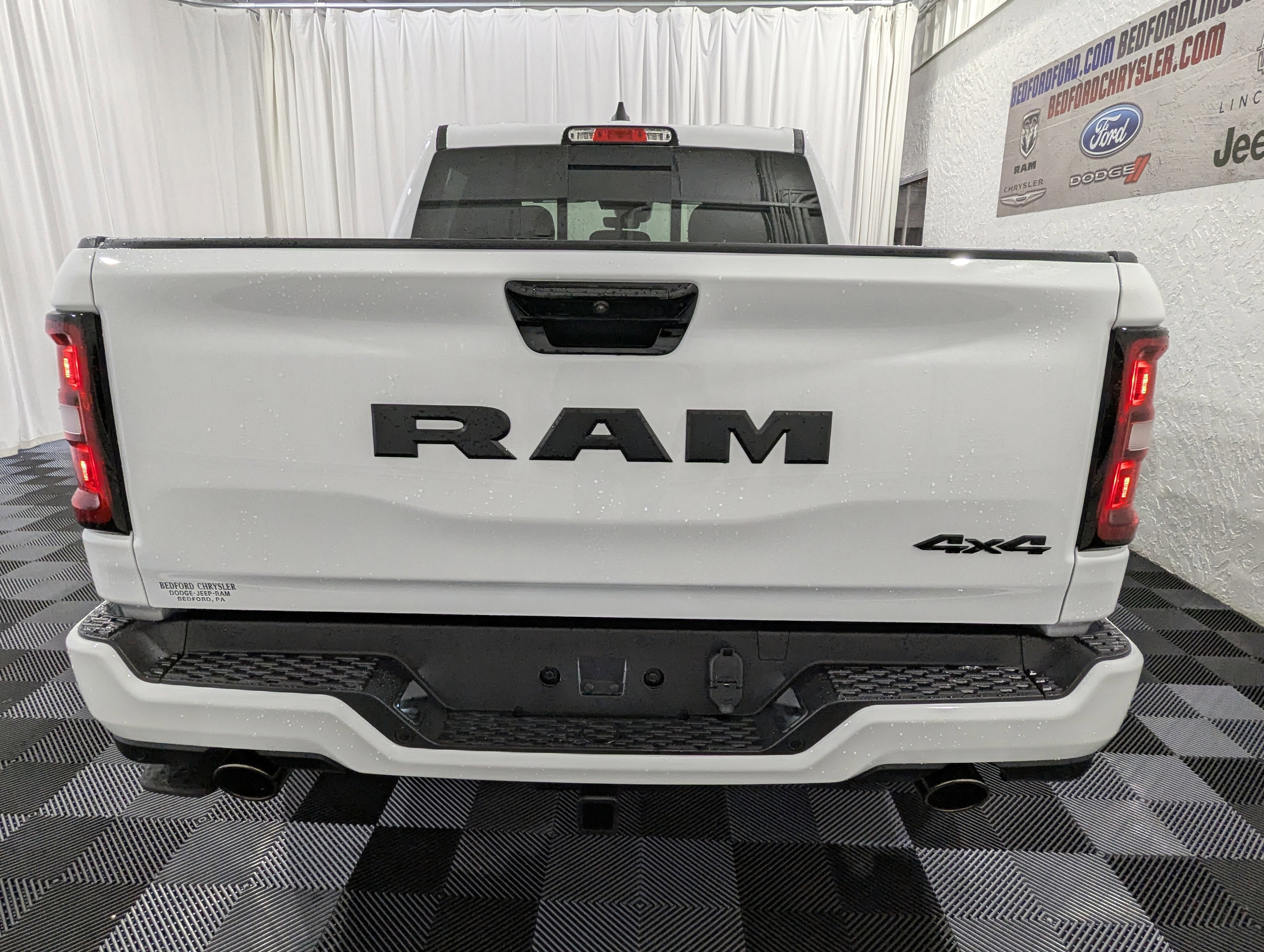 2026 RAM Ram 1500 RAM 1500 EXPRESS CREW CAB 4X4 5'7' BOX