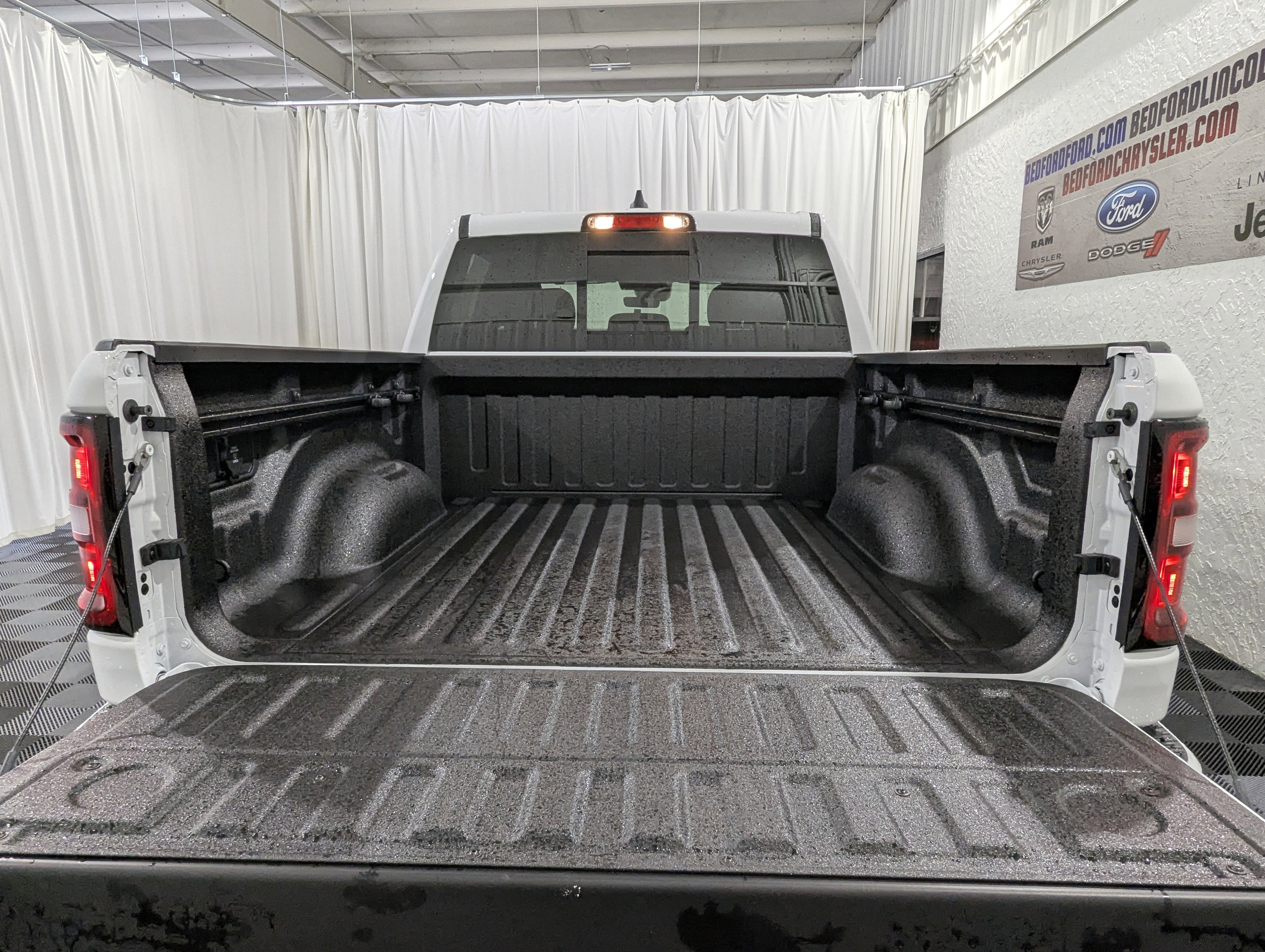 2026 RAM Ram 1500 RAM 1500 EXPRESS CREW CAB 4X4 5'7' BOX