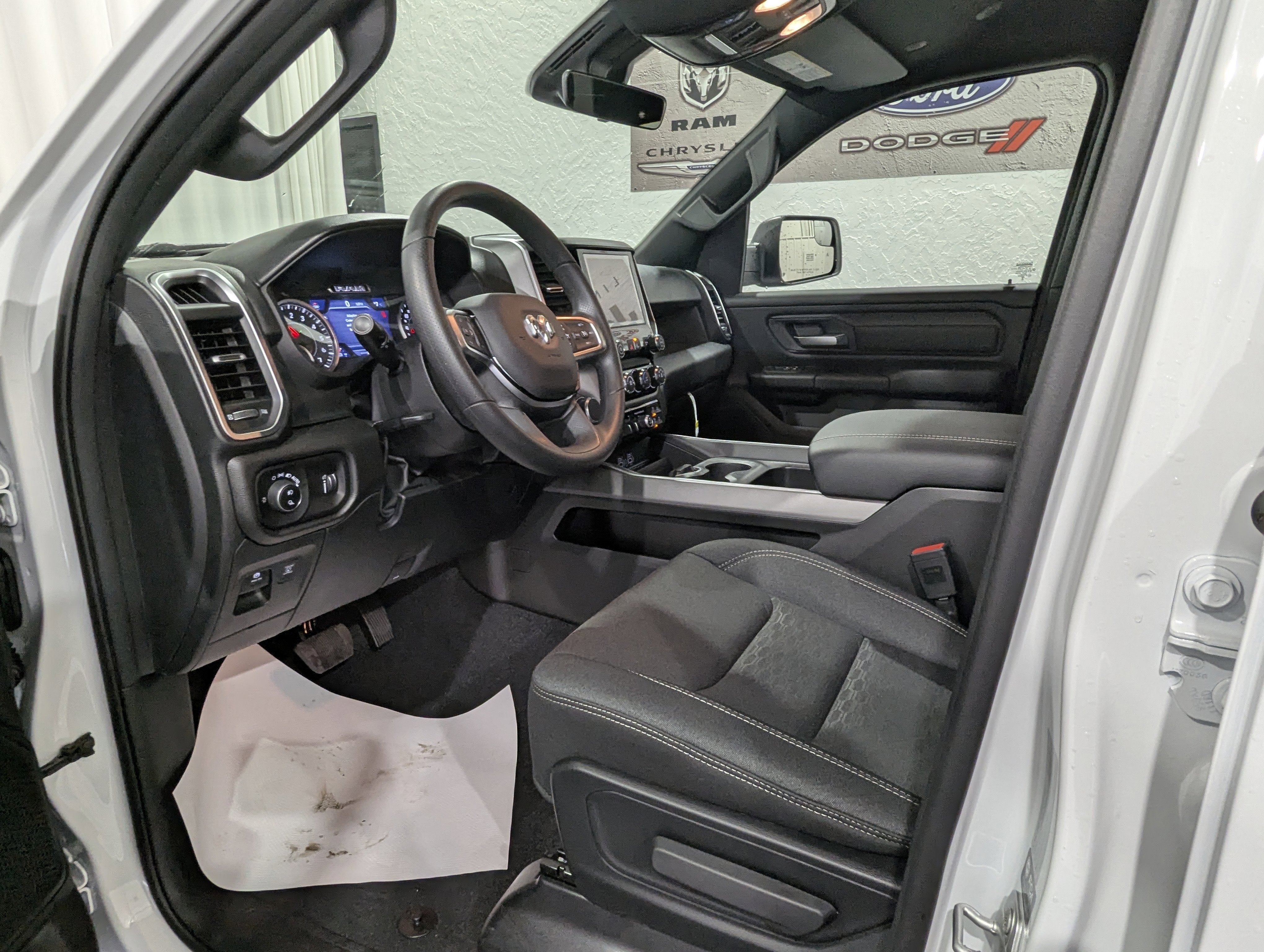 2026 RAM Ram 1500 RAM 1500 EXPRESS CREW CAB 4X4 5'7' BOX