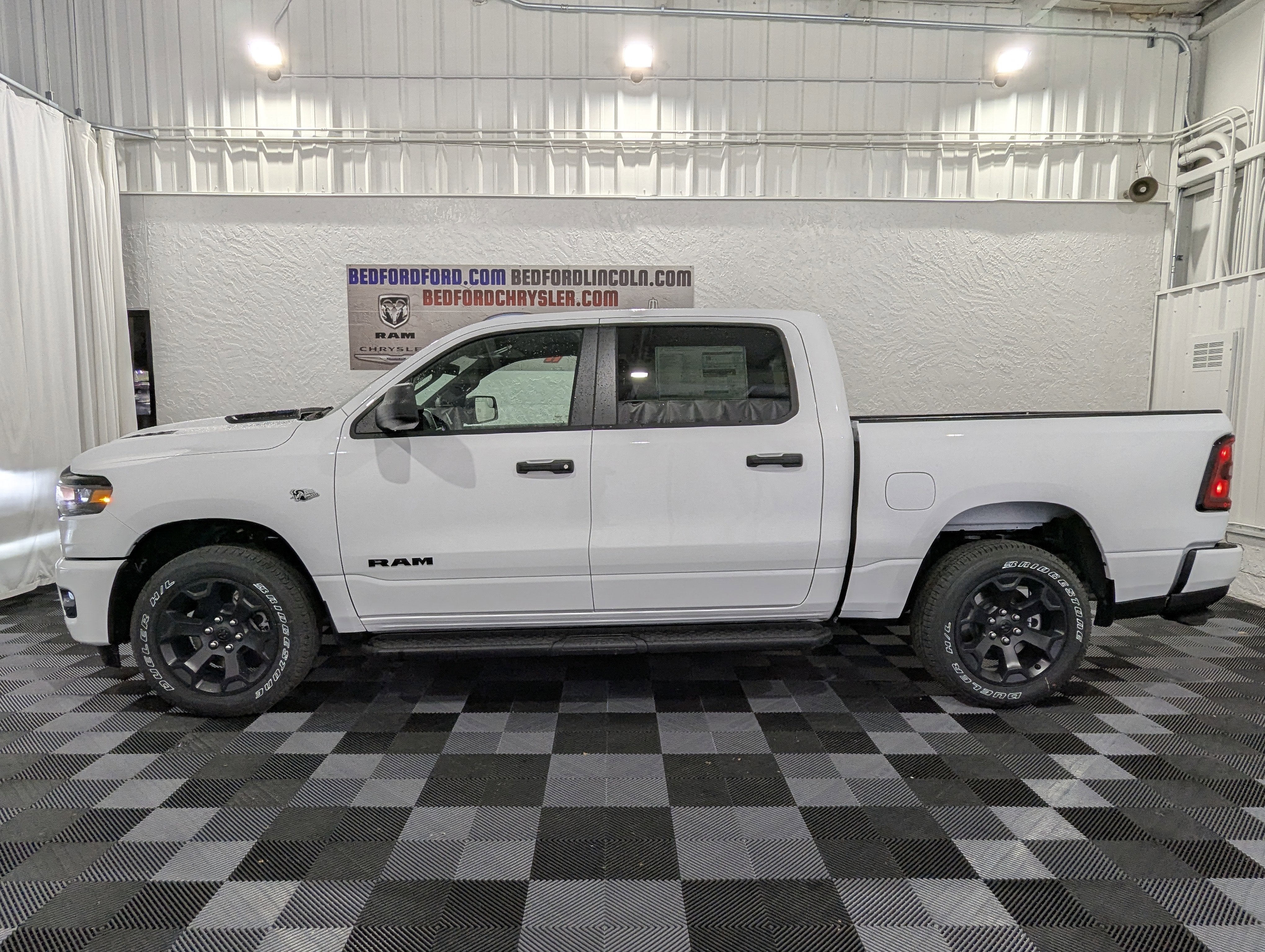 2026 RAM Ram 1500 RAM 1500 EXPRESS CREW CAB 4X4 5'7' BOX