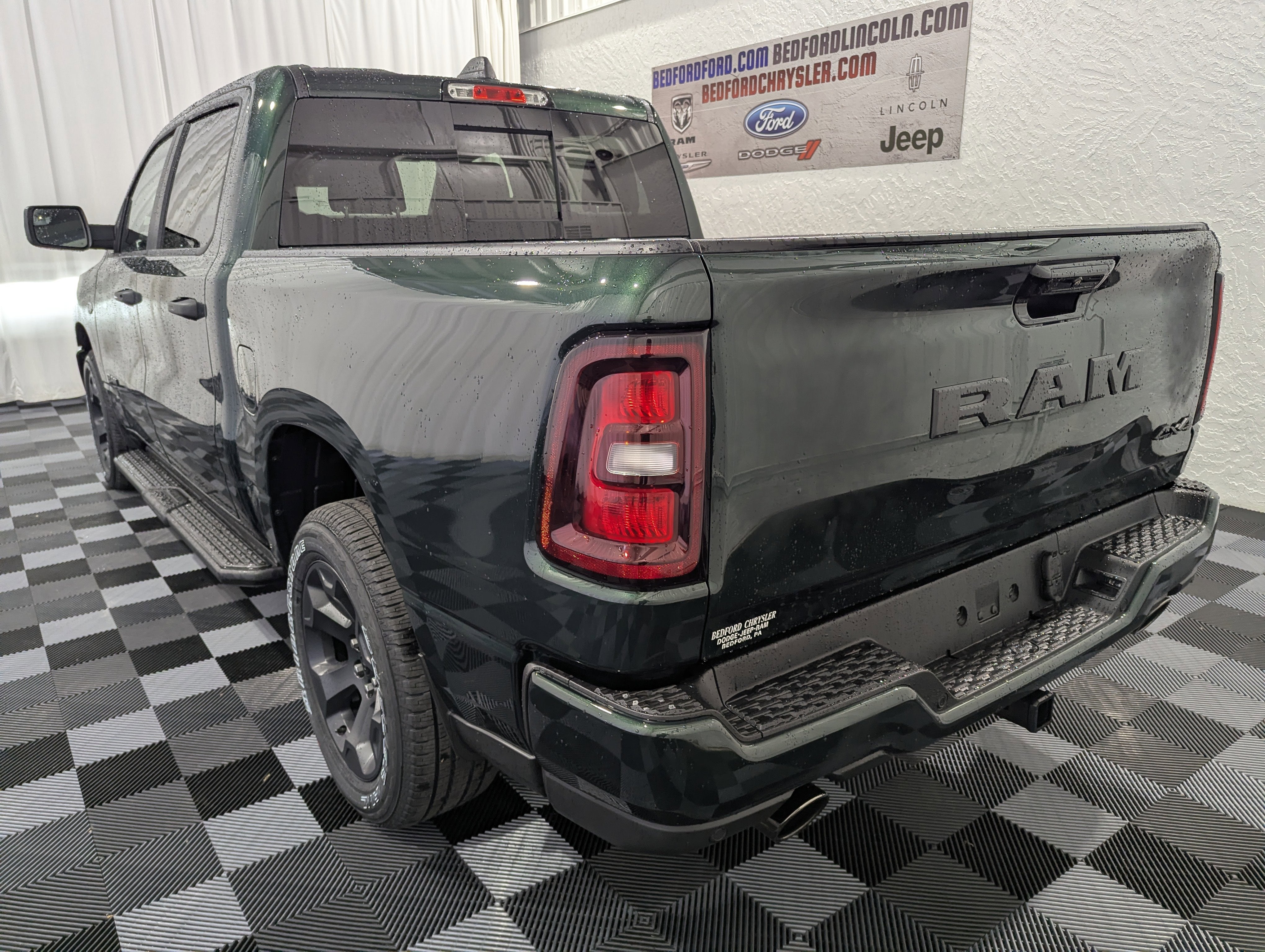 2026 RAM Ram 1500 RAM 1500 EXPRESS CREW CAB 4X4 5'7' BOX