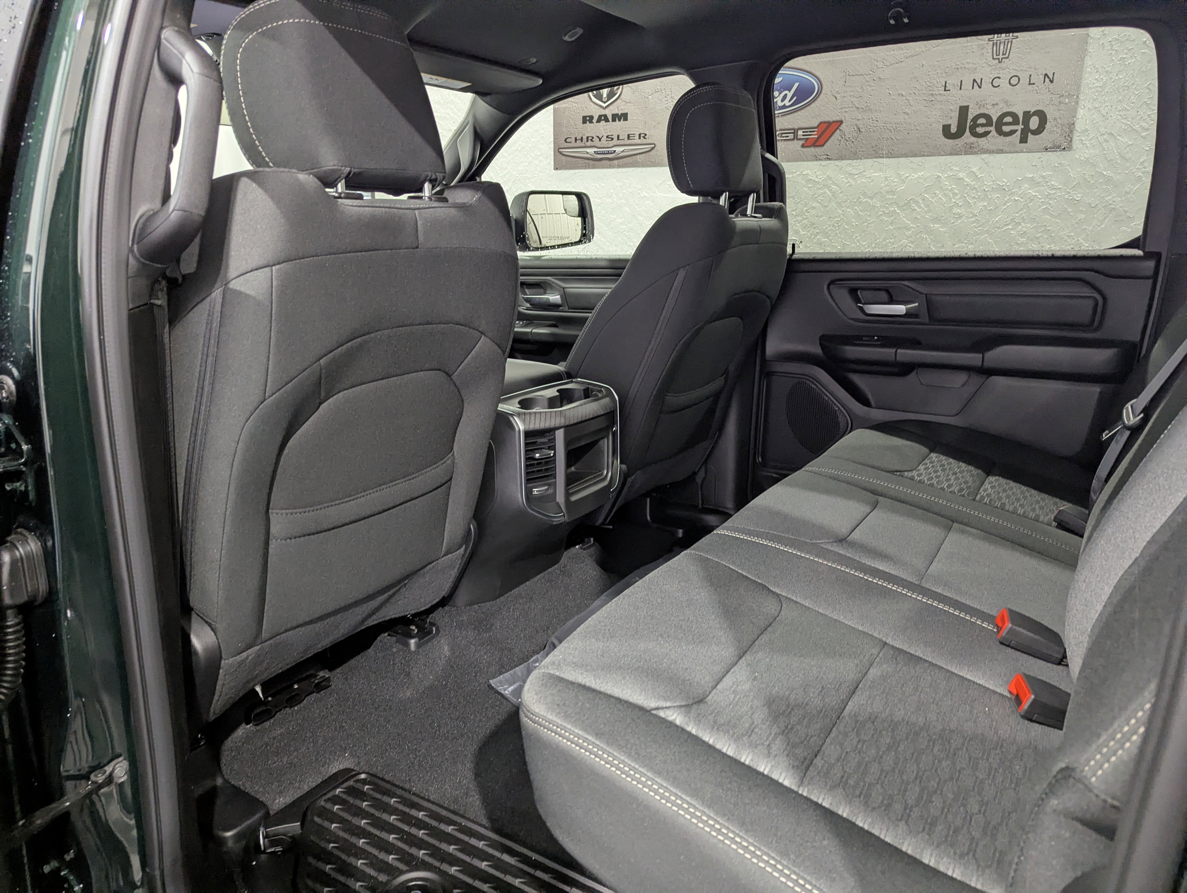 2026 RAM Ram 1500 RAM 1500 EXPRESS CREW CAB 4X4 5'7' BOX