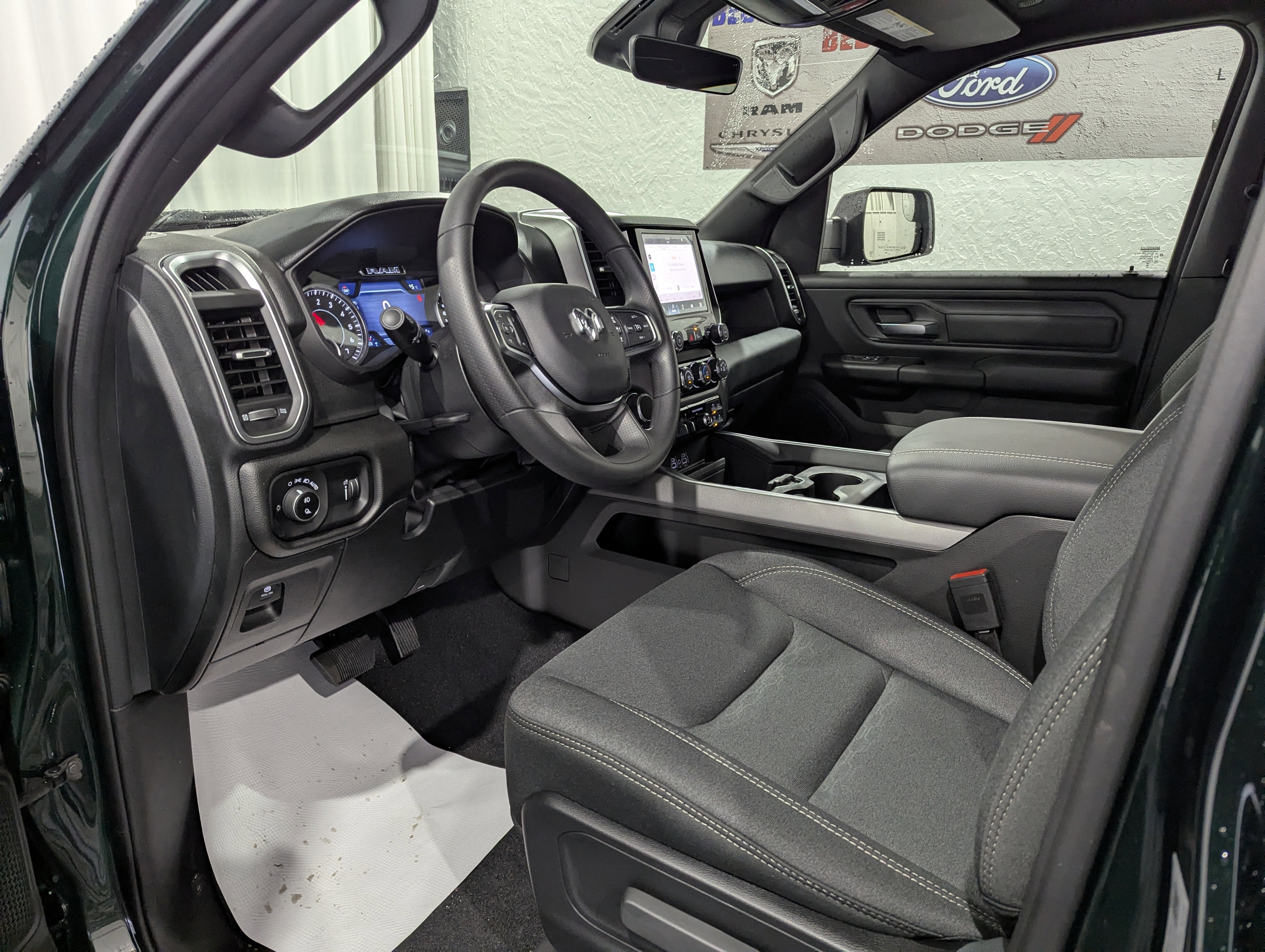 2026 RAM Ram 1500 RAM 1500 EXPRESS CREW CAB 4X4 5'7' BOX