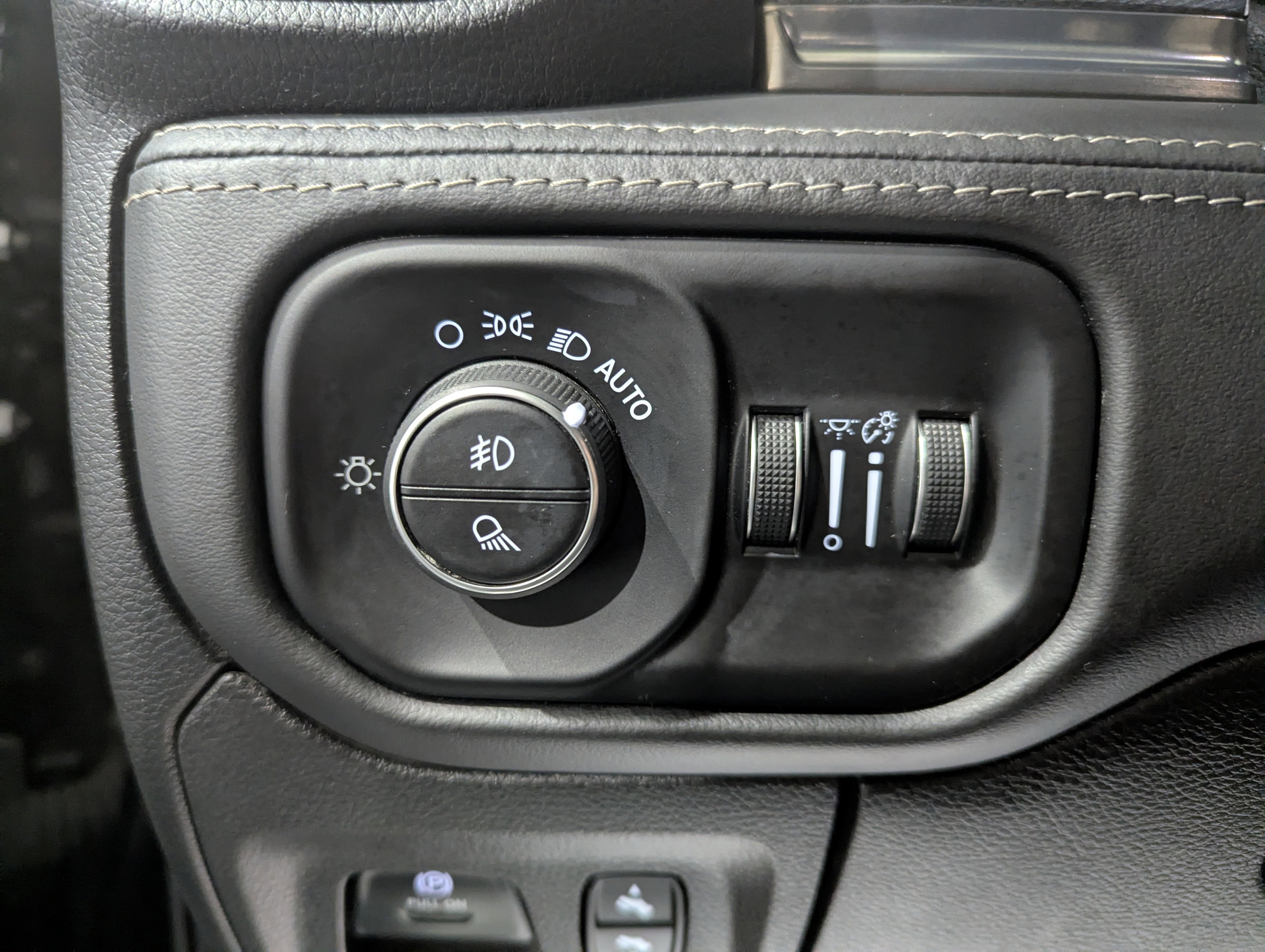 2020 RAM 1500 Limited Crew Cab 4x4 5'7' Box