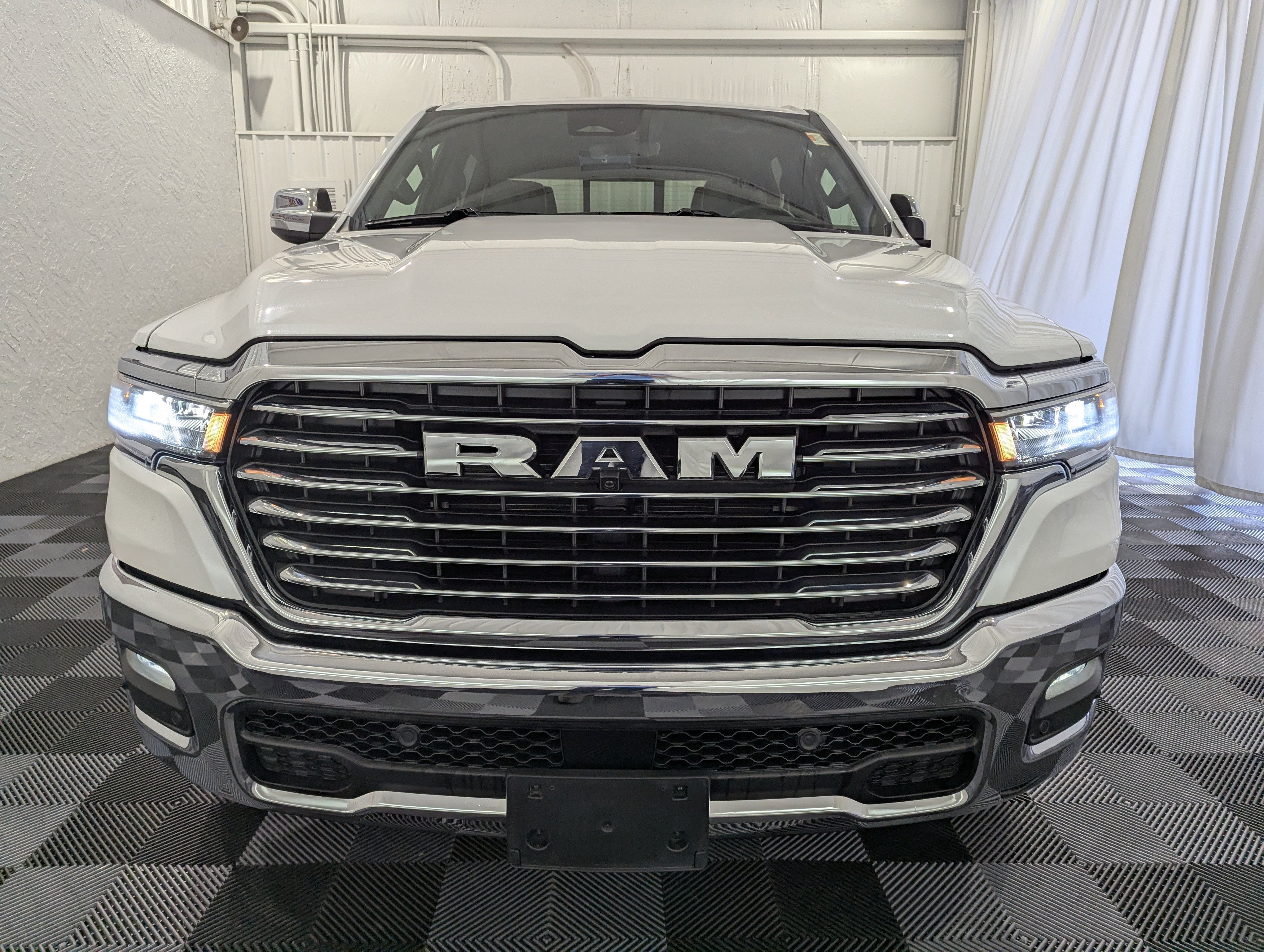 2026 RAM 1500 Laramie Crew Cab 4x4 5'7' Box