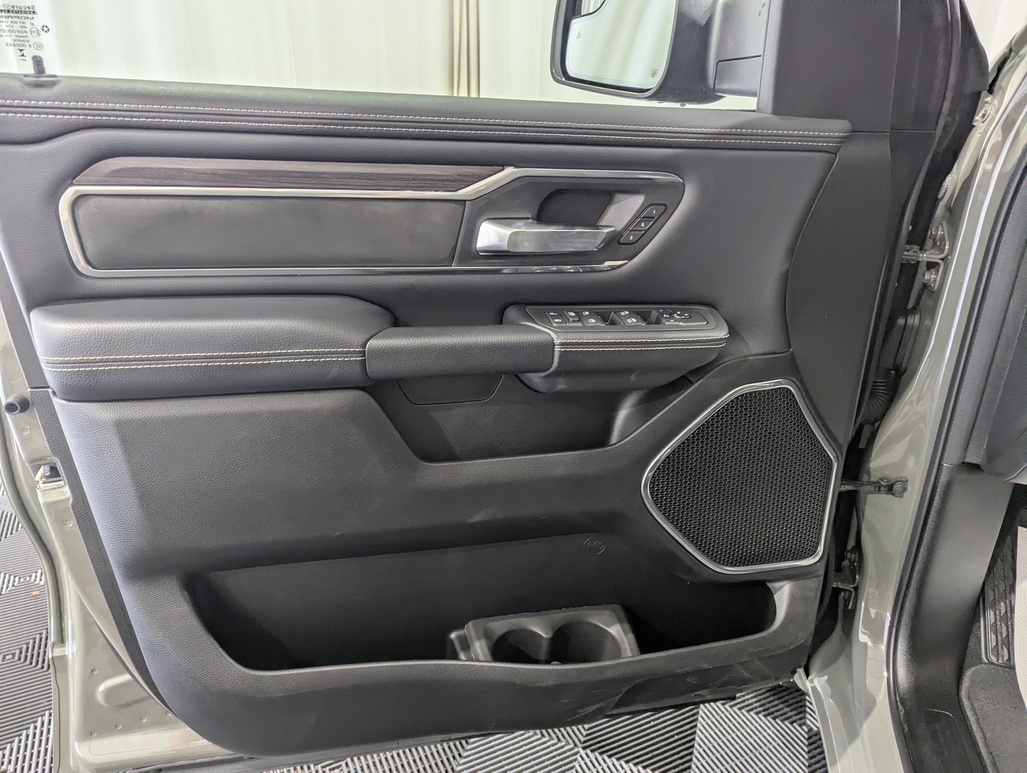 2026 RAM 1500 Laramie Crew Cab 4x4 5'7' Box