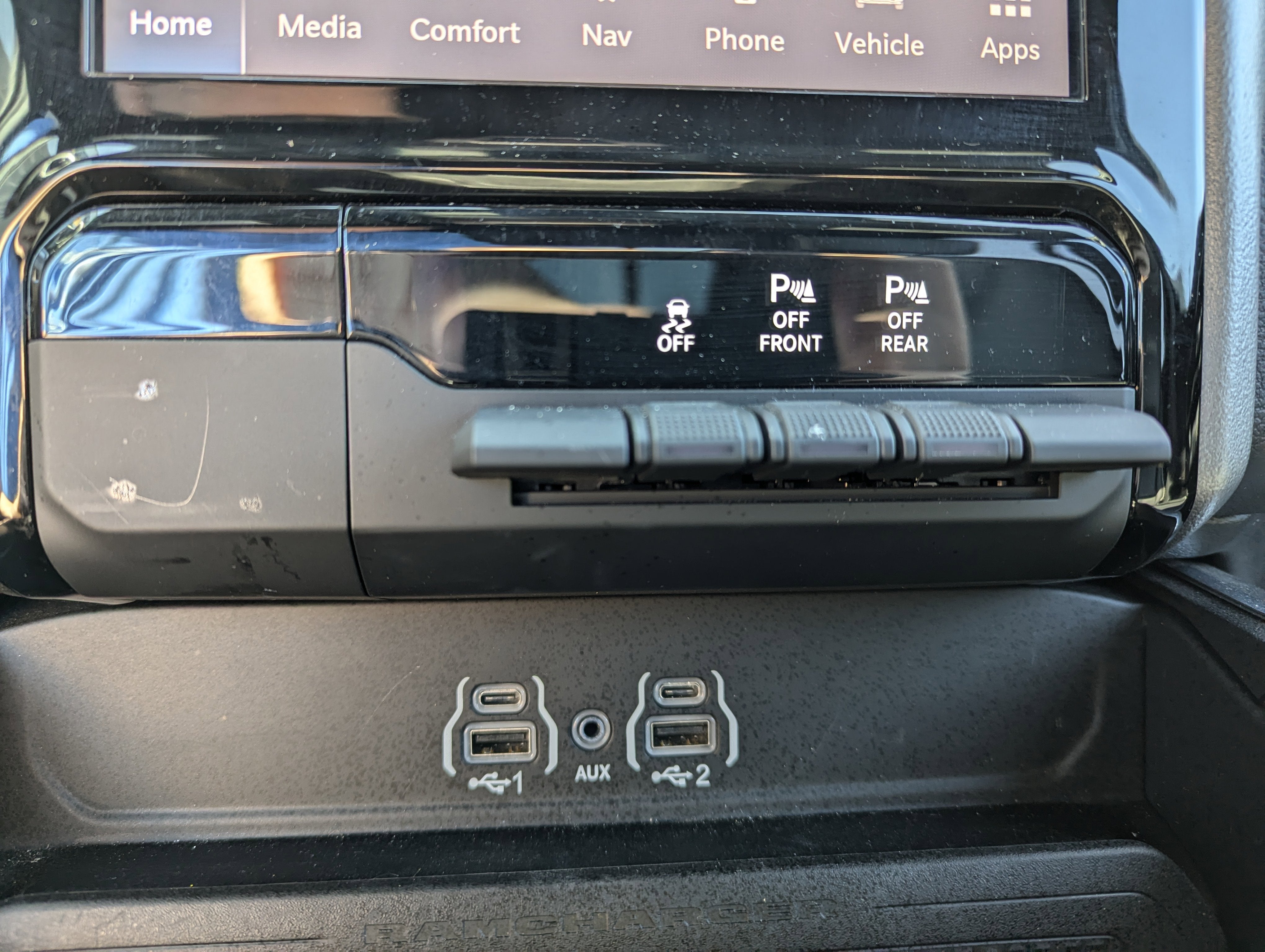 2025 RAM 1500 Laramie Crew Cab 4x4 5'7' Box