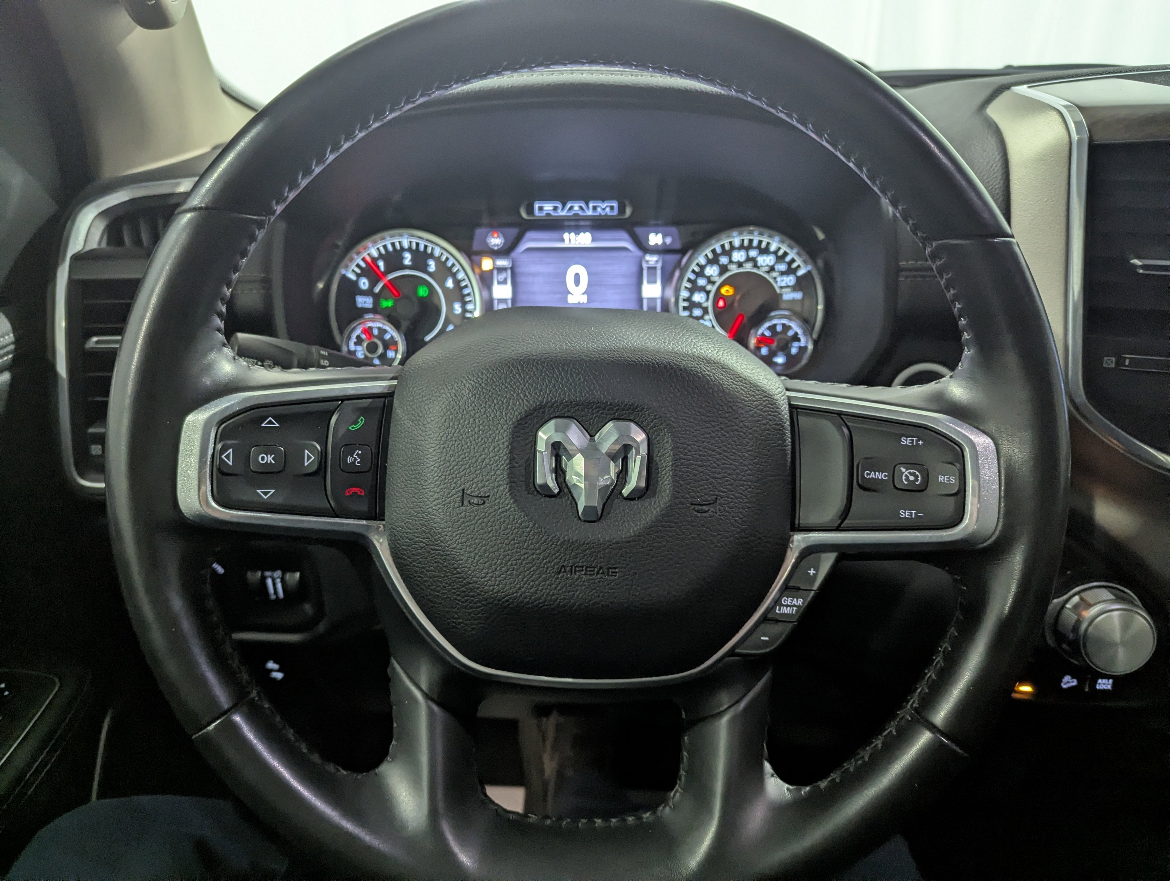 2021 RAM 1500 Laramie Crew Cab 4x4 5'7' Box