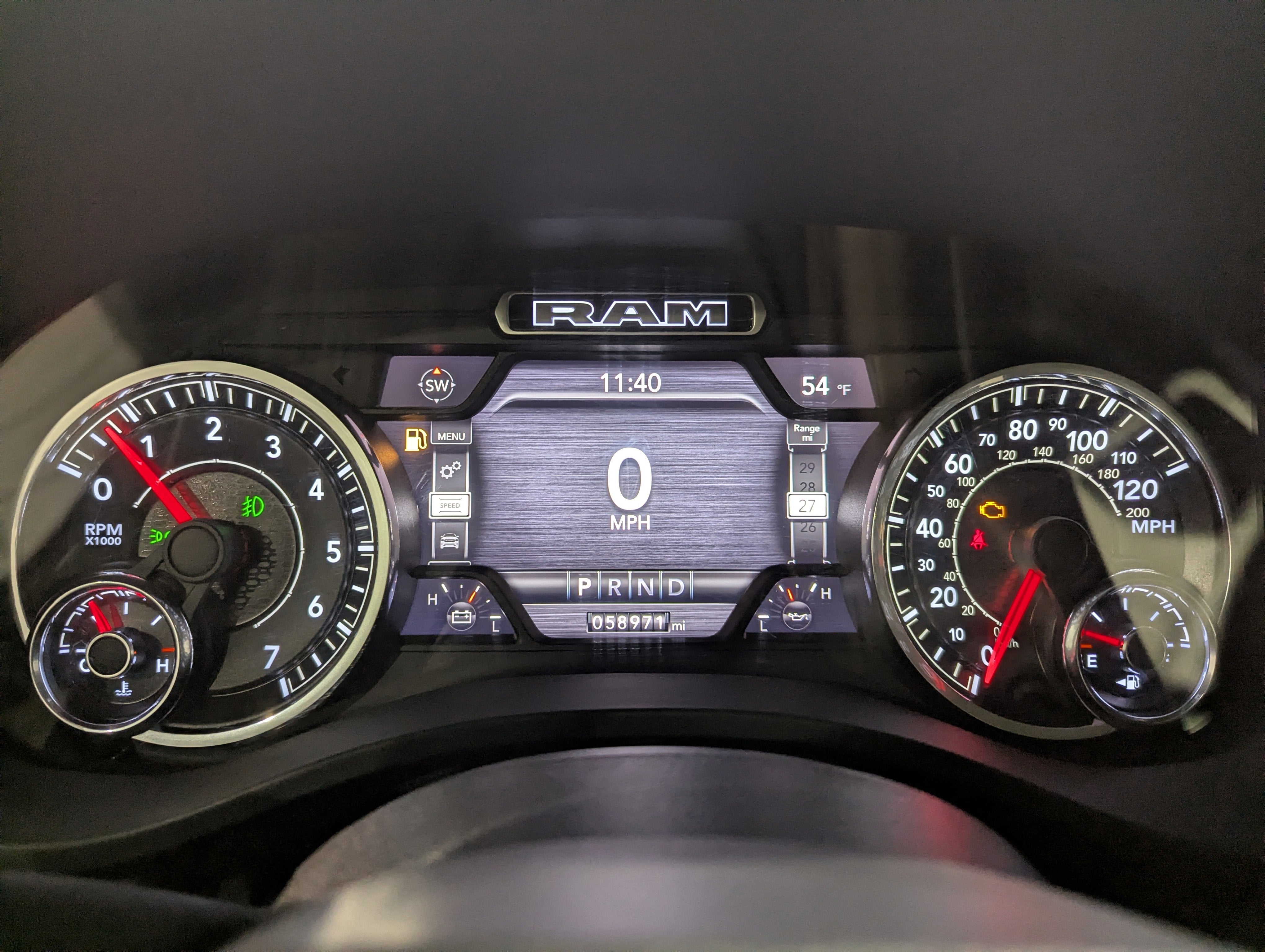 2021 RAM 1500 Laramie Crew Cab 4x4 5'7' Box