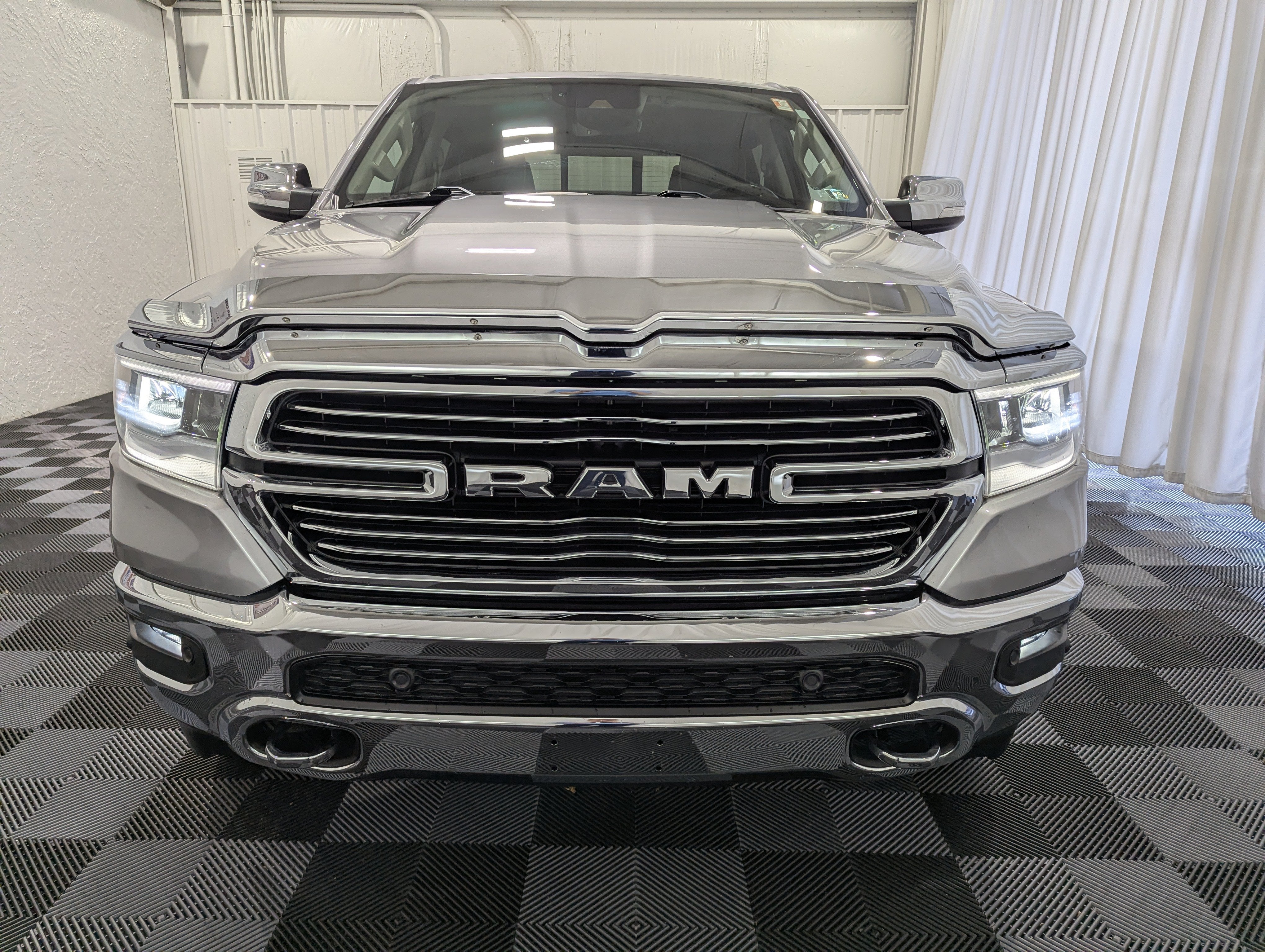 2022 RAM 1500 Laramie Crew Cab 4x4 5'7' Box