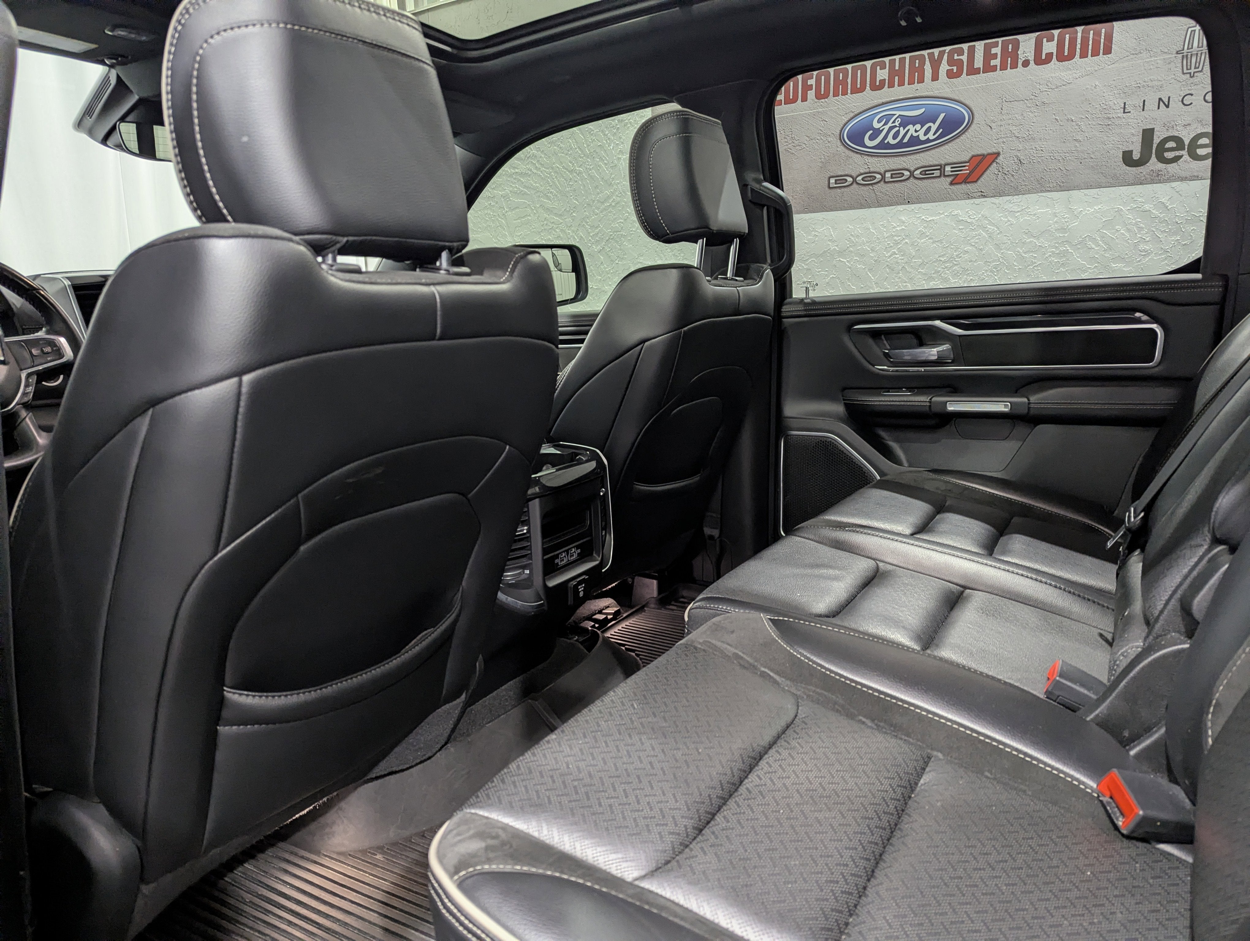 2021 RAM 1500 Laramie Crew Cab 4x4 5'7' Box