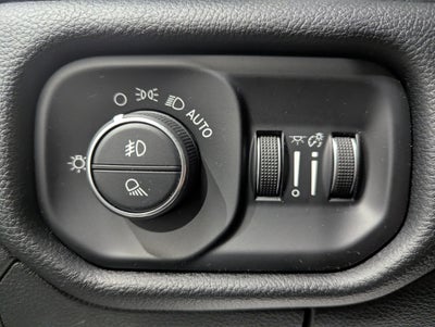 2021 RAM 1500 Laramie Crew Cab 4x4 5'7' Box