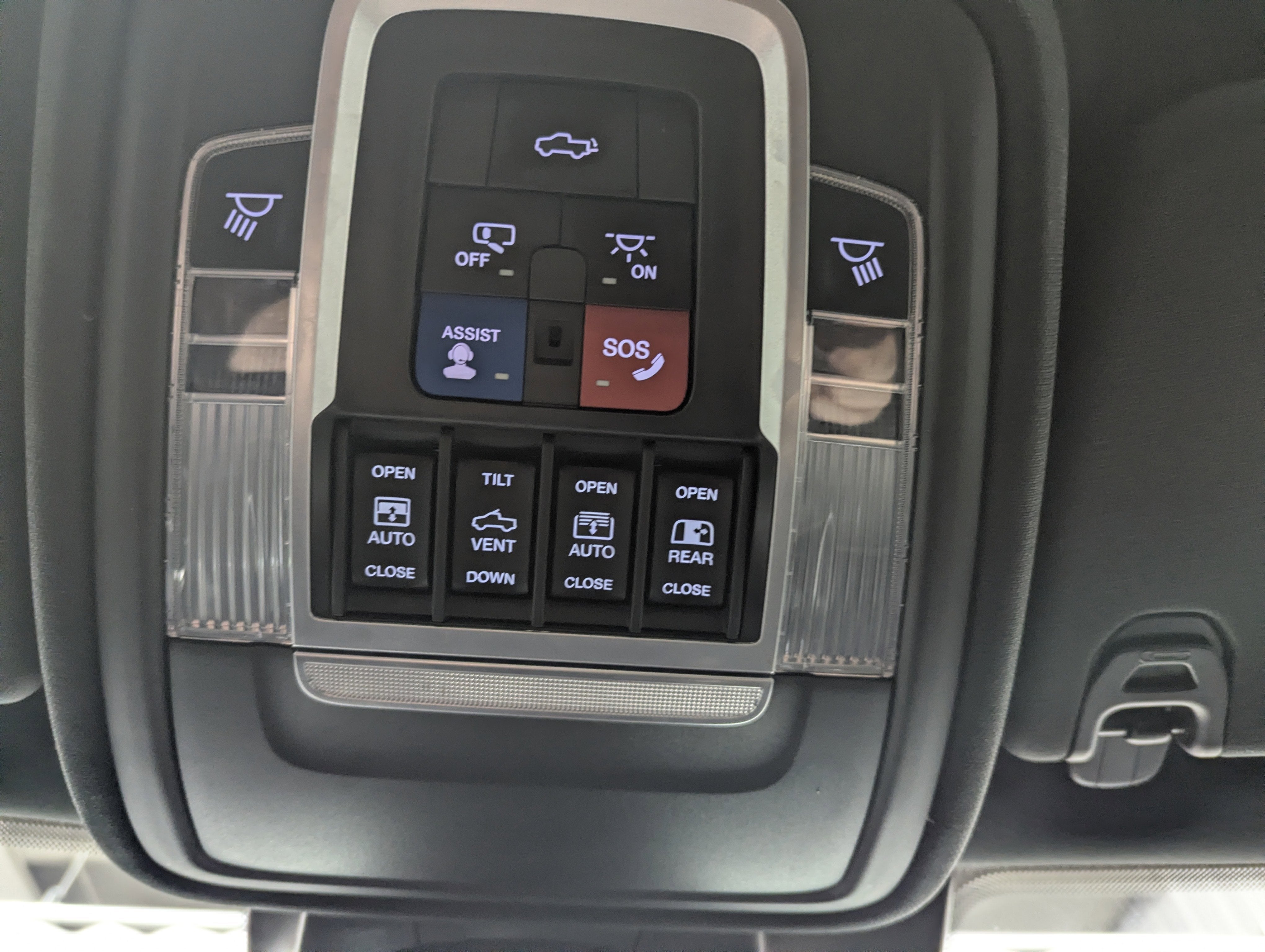 2021 RAM 1500 Laramie Crew Cab 4x4 5'7' Box