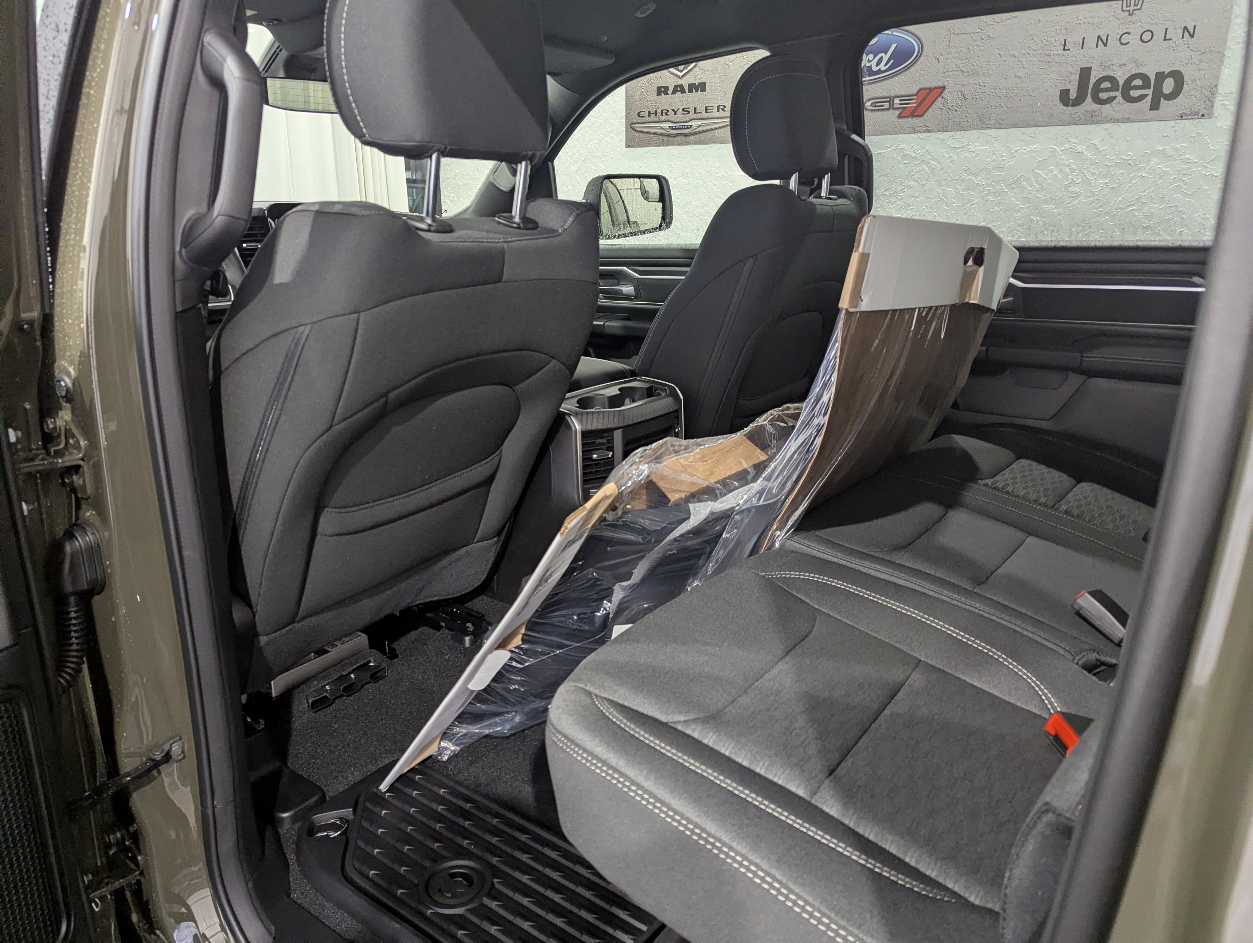 2027 RAM 1500 RAM 1500 BIG HORN CREW CAB 4X4 6'4' BOX