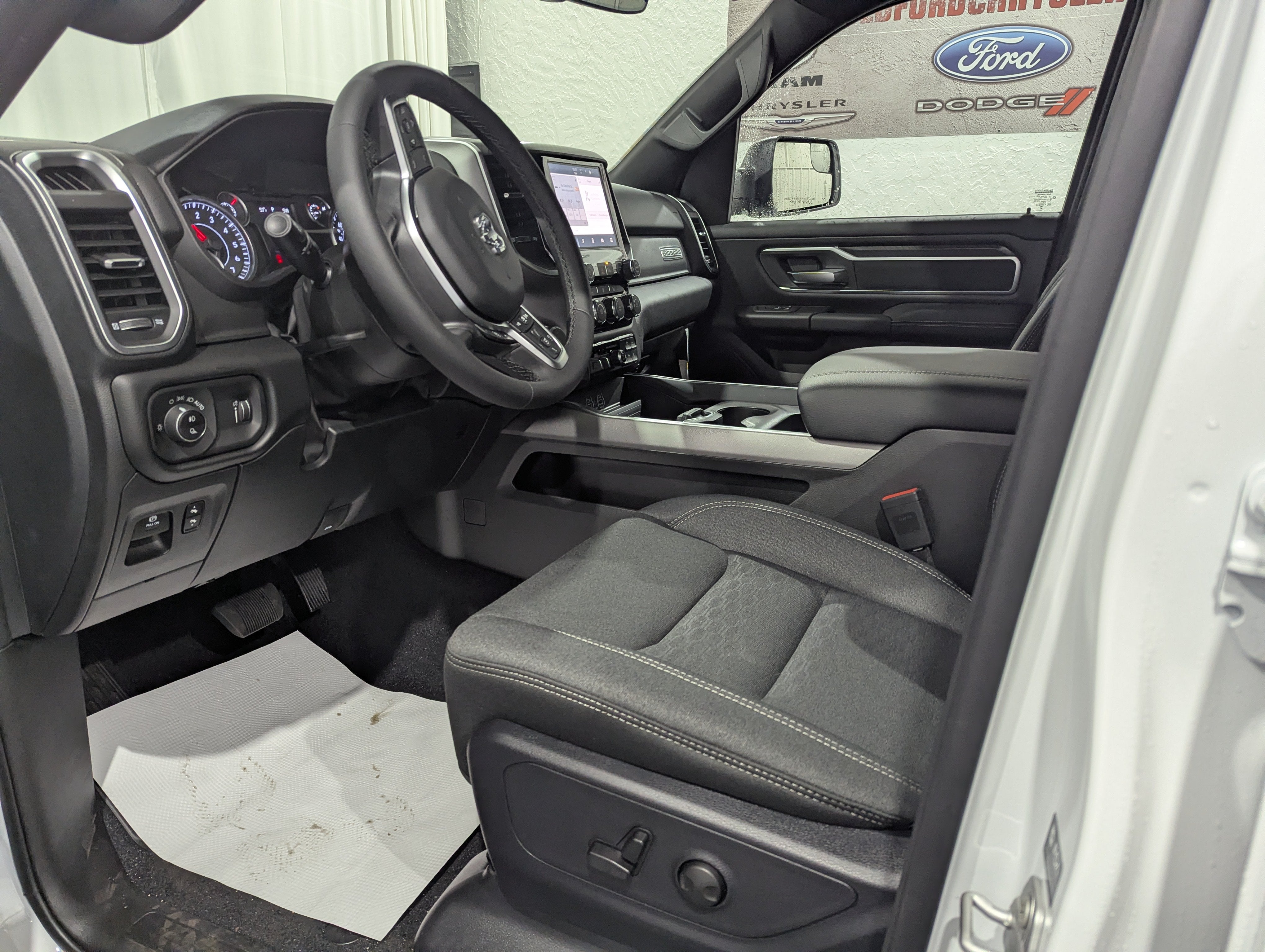 2027 RAM 1500 RAM 1500 BIG HORN CREW CAB 4X4 6'4' BOX