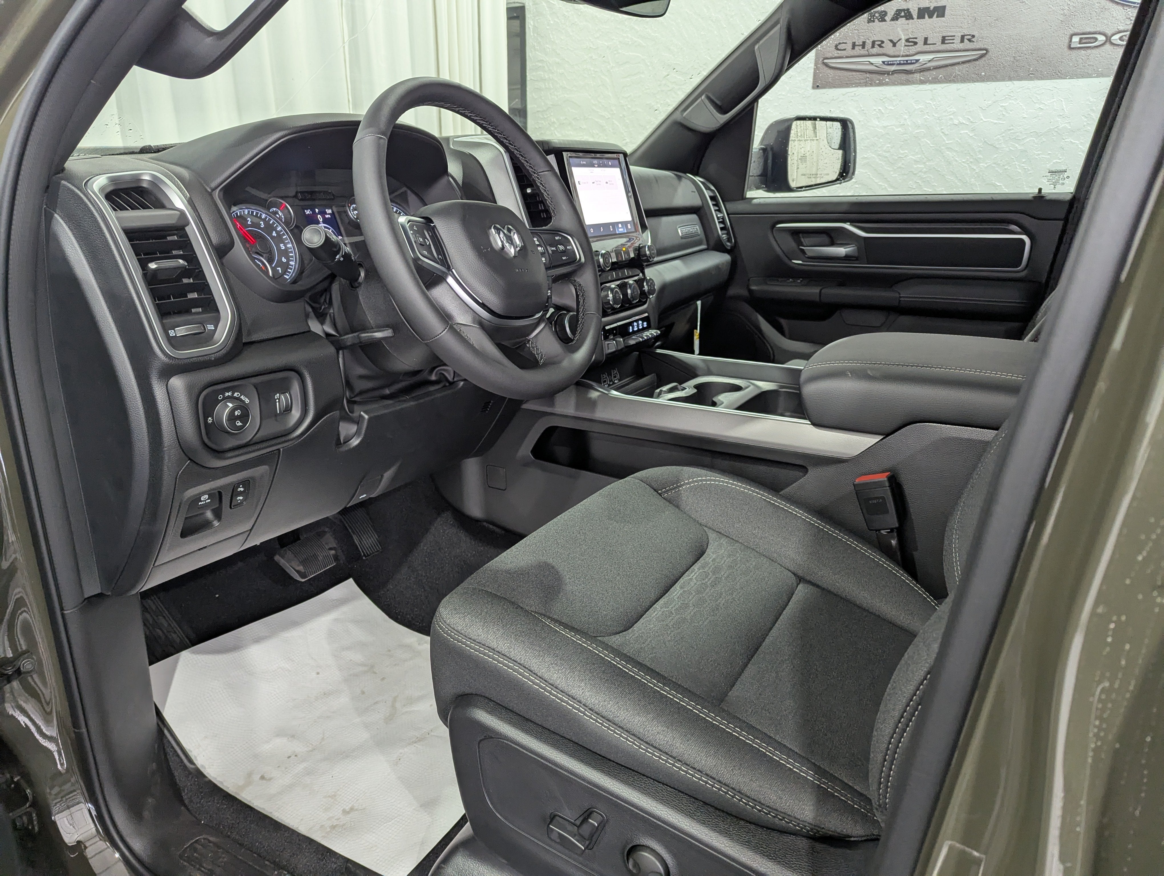 2027 RAM 1500 RAM 1500 BIG HORN CREW CAB 4X4 6'4' BOX
