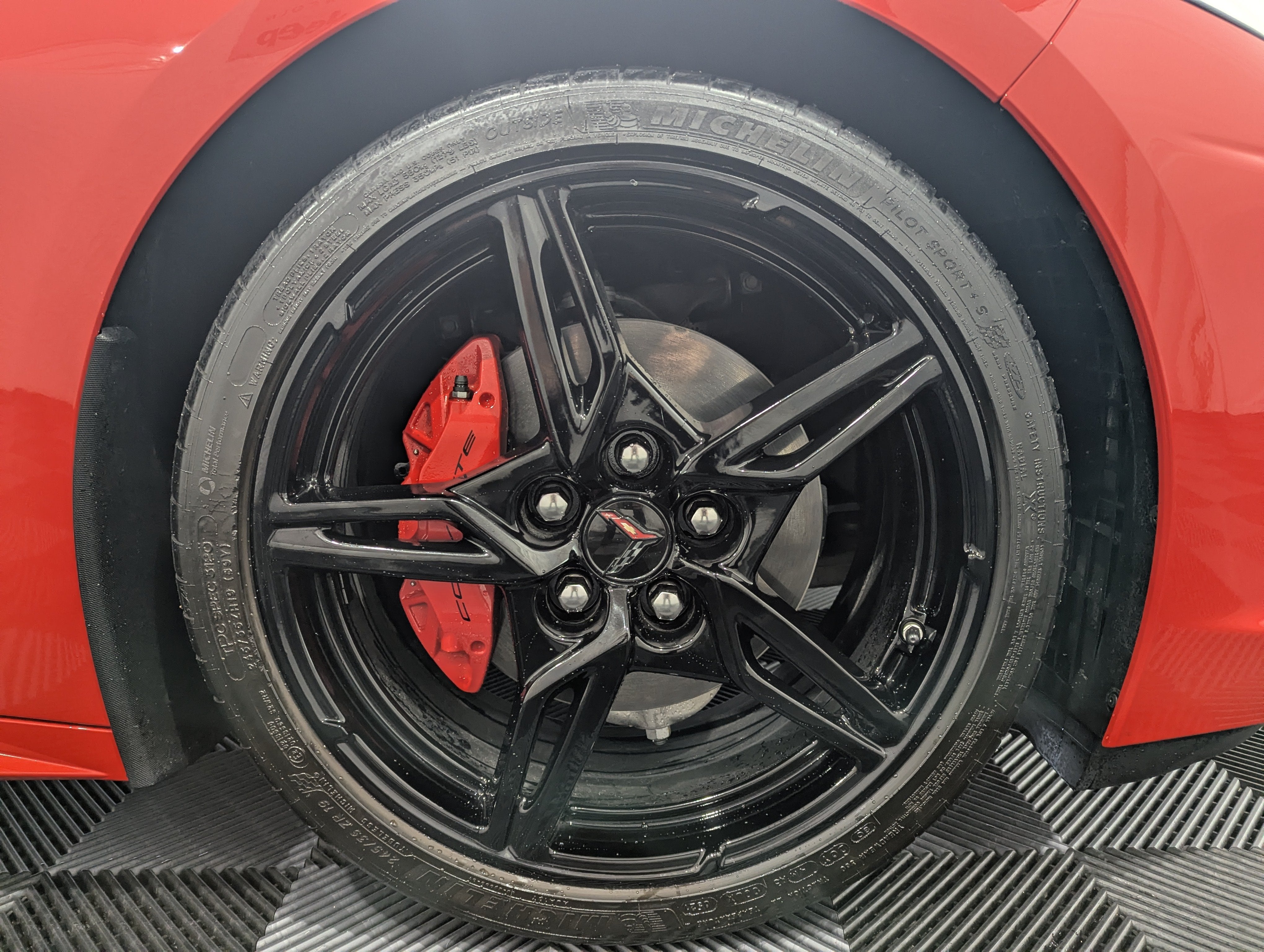 2020 Chevrolet Corvette Stingray RWD Convertible 2LT