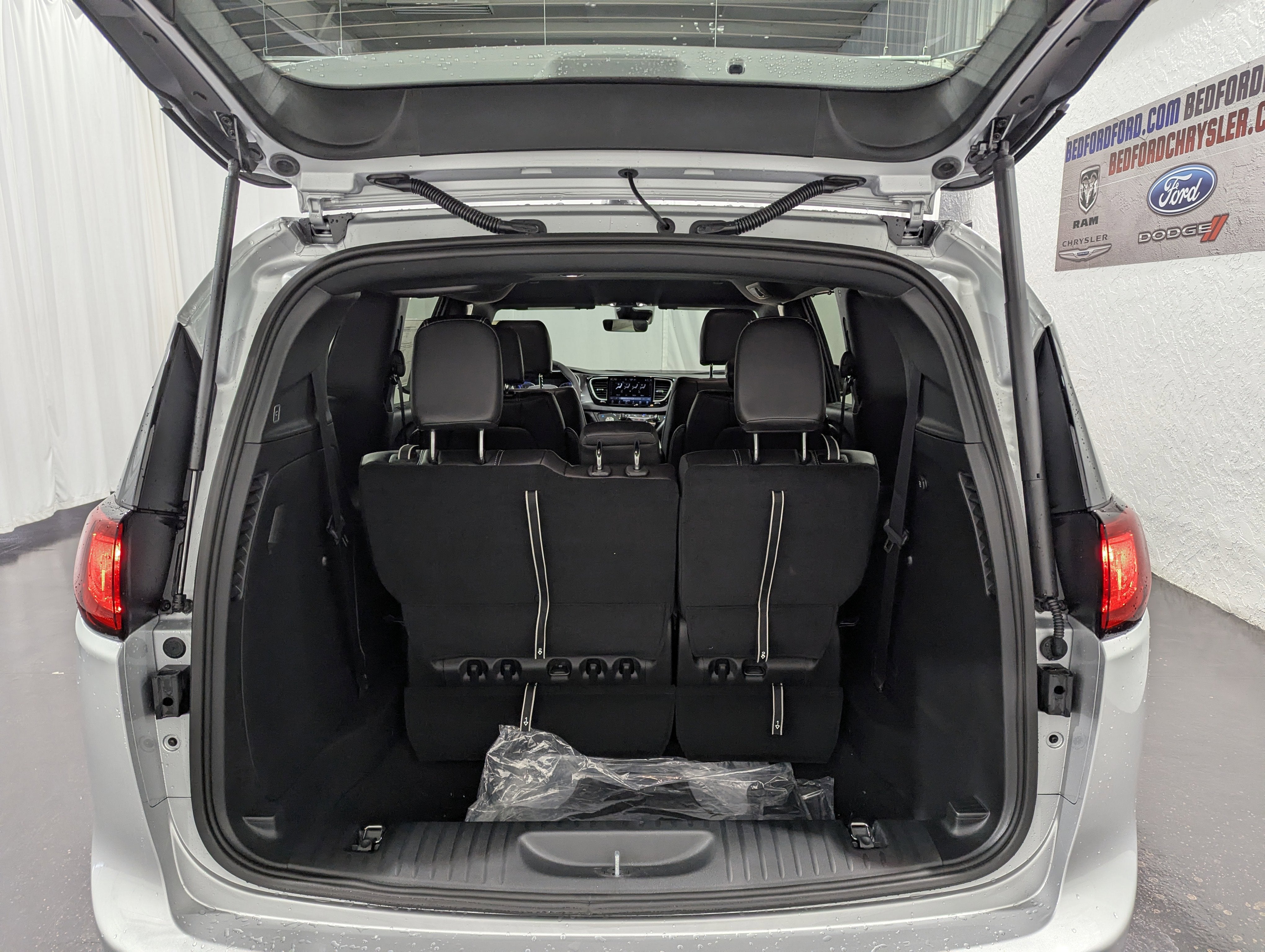 2026 Chrysler Voyager VOYAGER LX