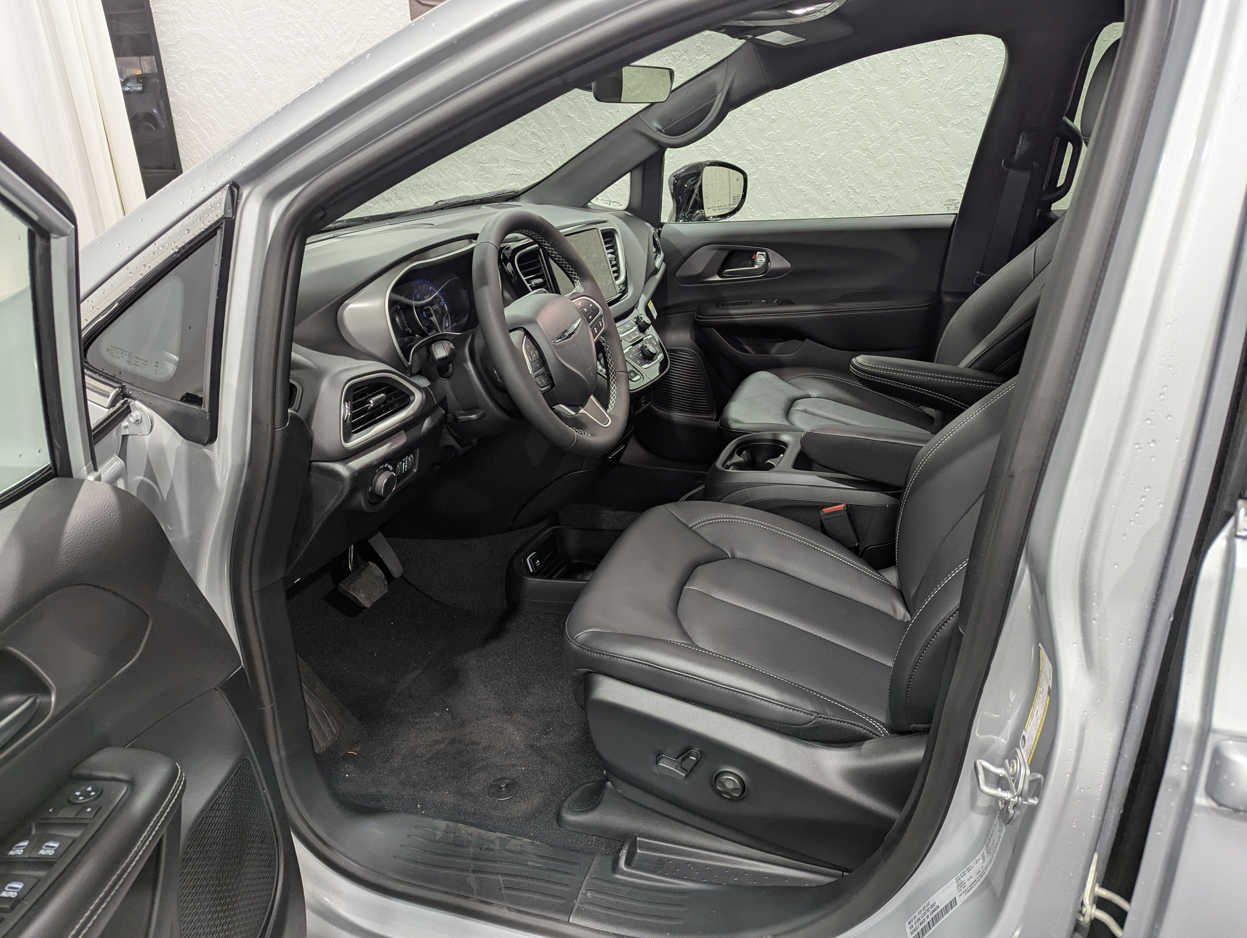 2026 Chrysler Voyager VOYAGER LX