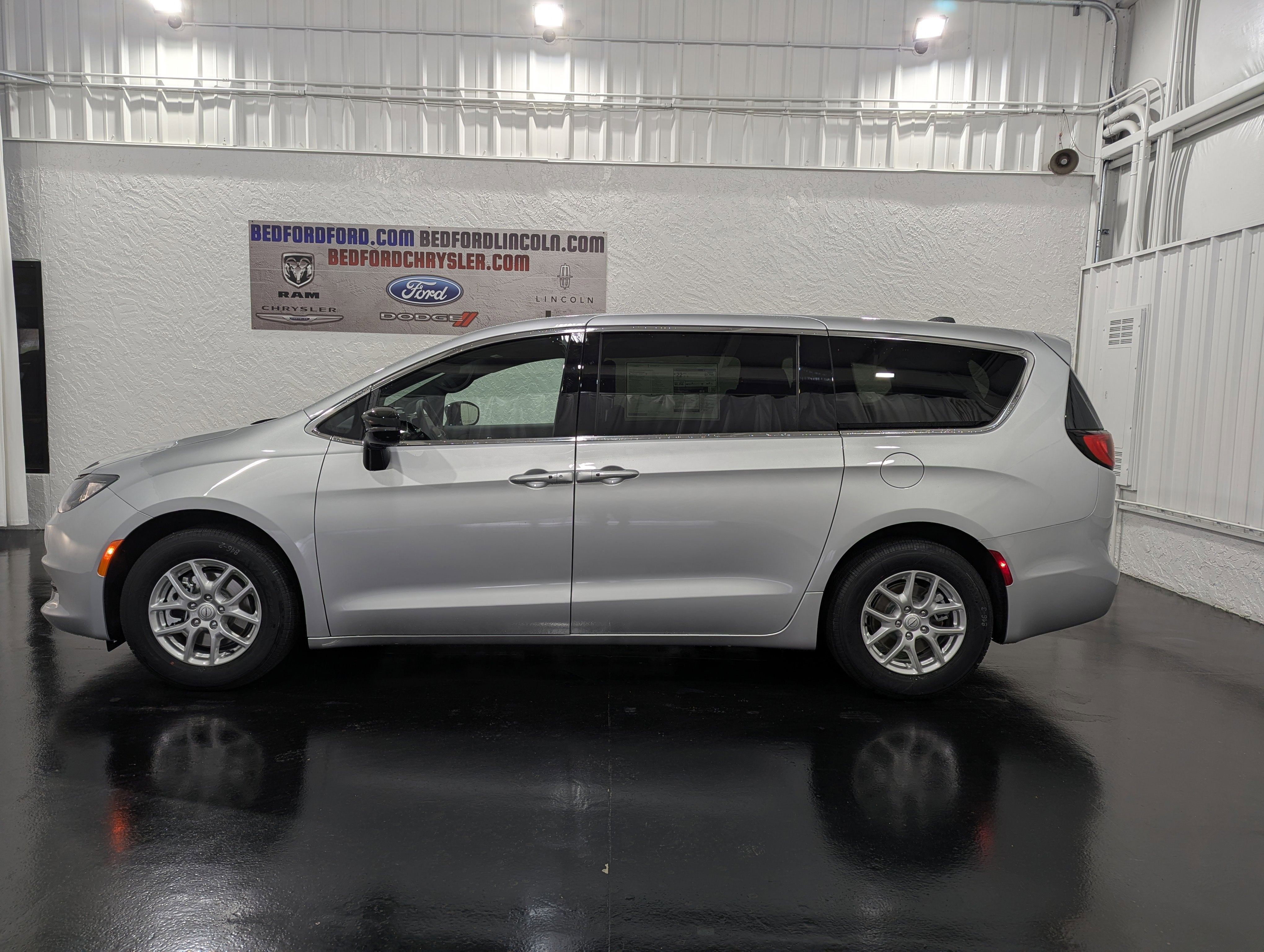 2026 Chrysler Voyager VOYAGER LX