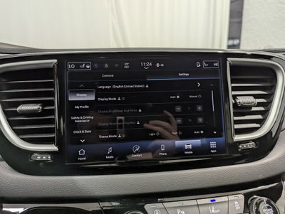 2026 Chrysler Voyager VOYAGER LX