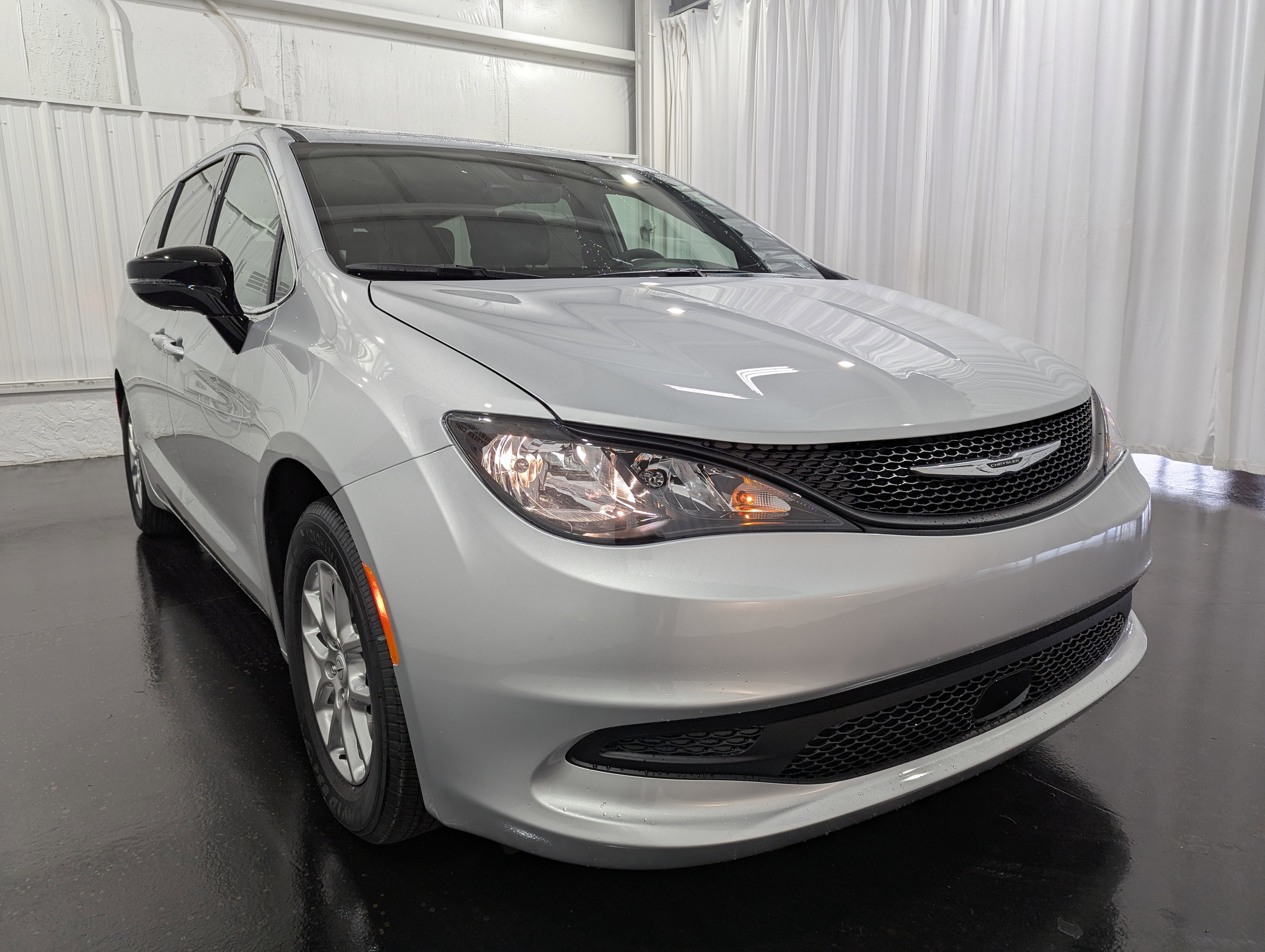 2026 Chrysler Voyager VOYAGER LX