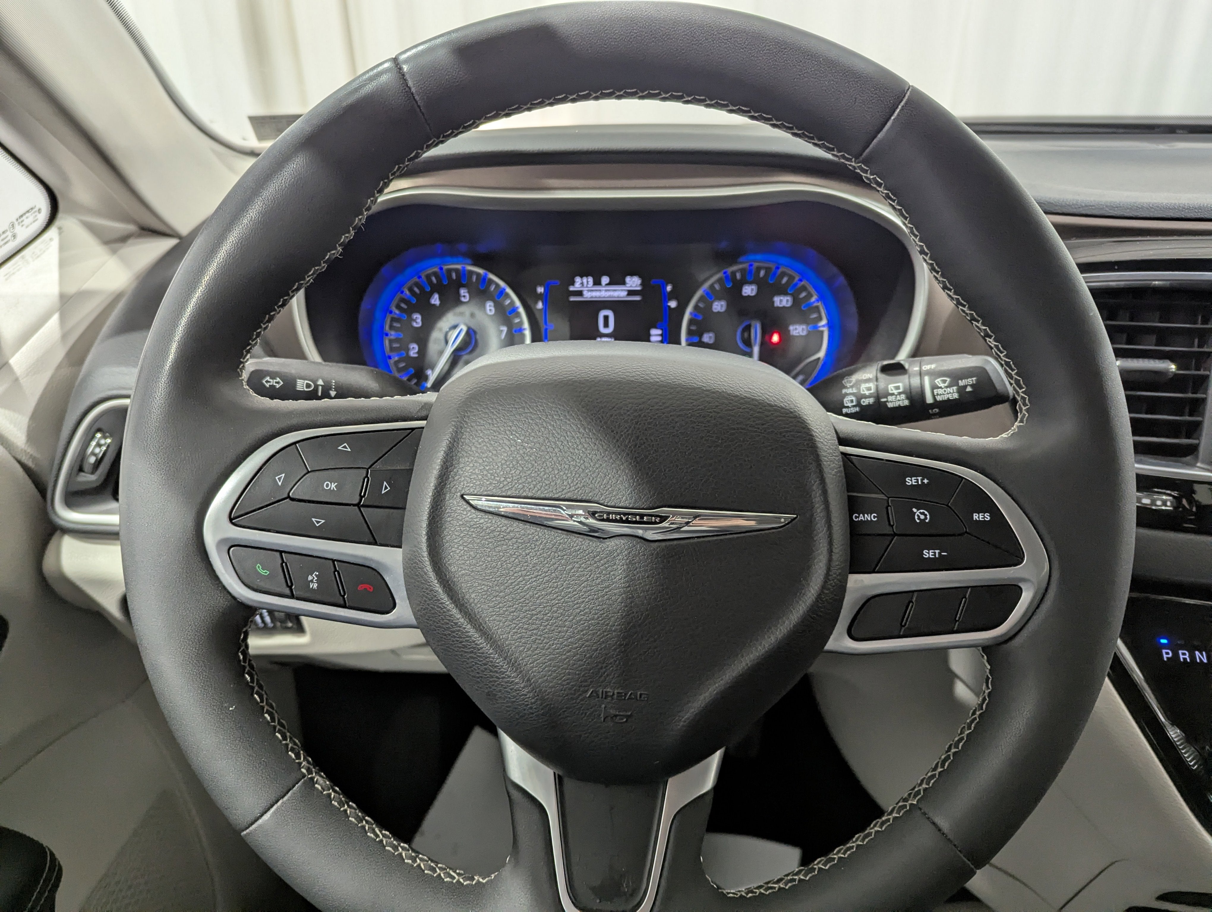 2023 Chrysler Voyager LX