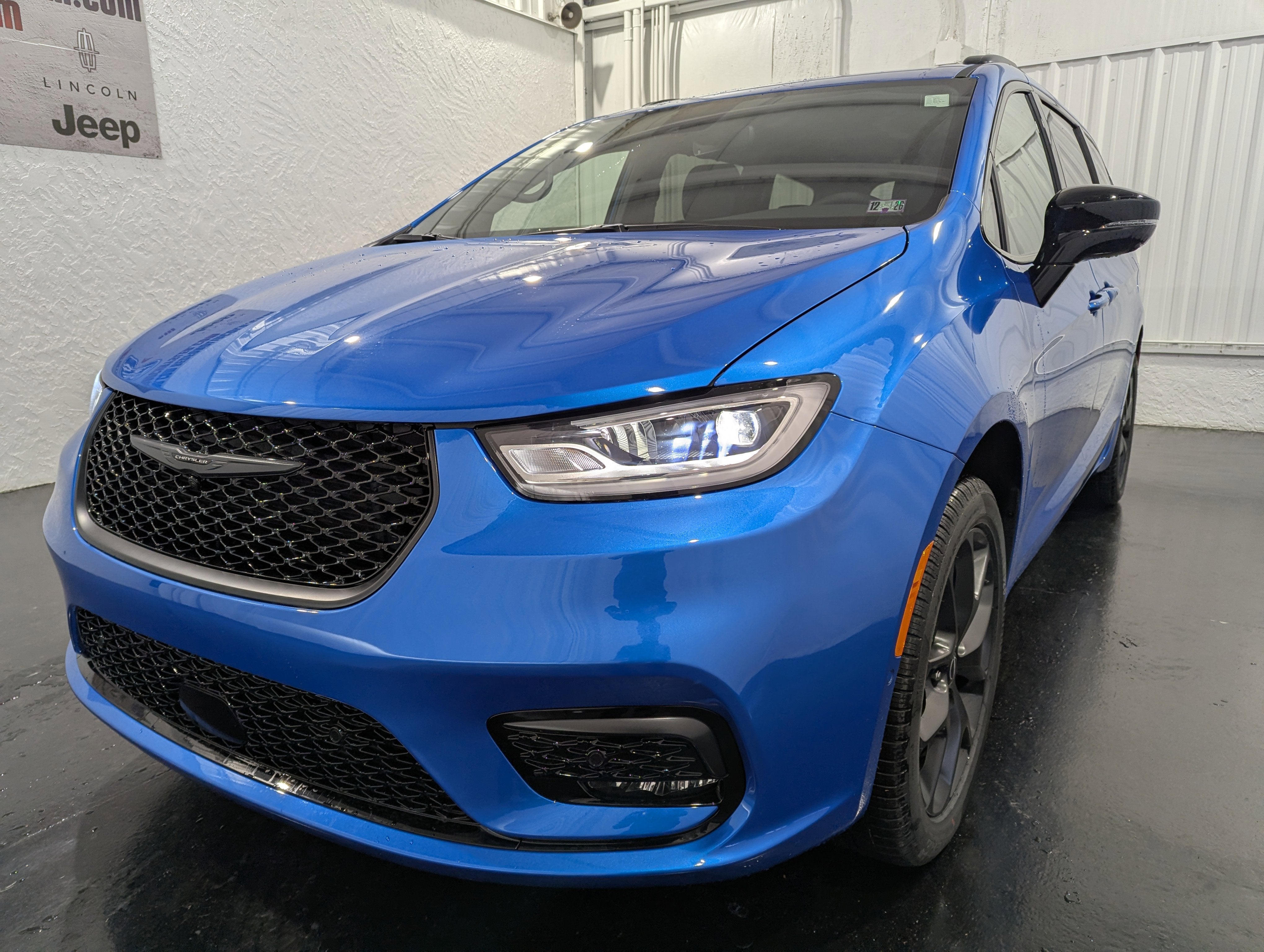 2026 Chrysler Pacifica PACIFICA SELECT AWD