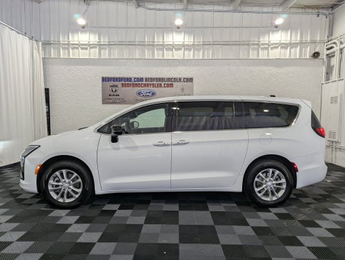 2027 Chrysler Pacifica PACIFICA SELECT AWD