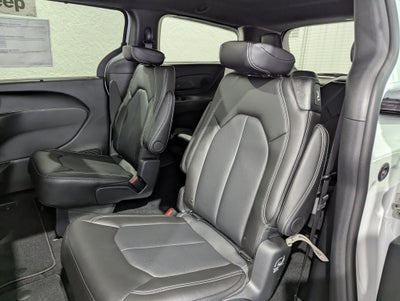 2027 Chrysler Pacifica PACIFICA SELECT AWD