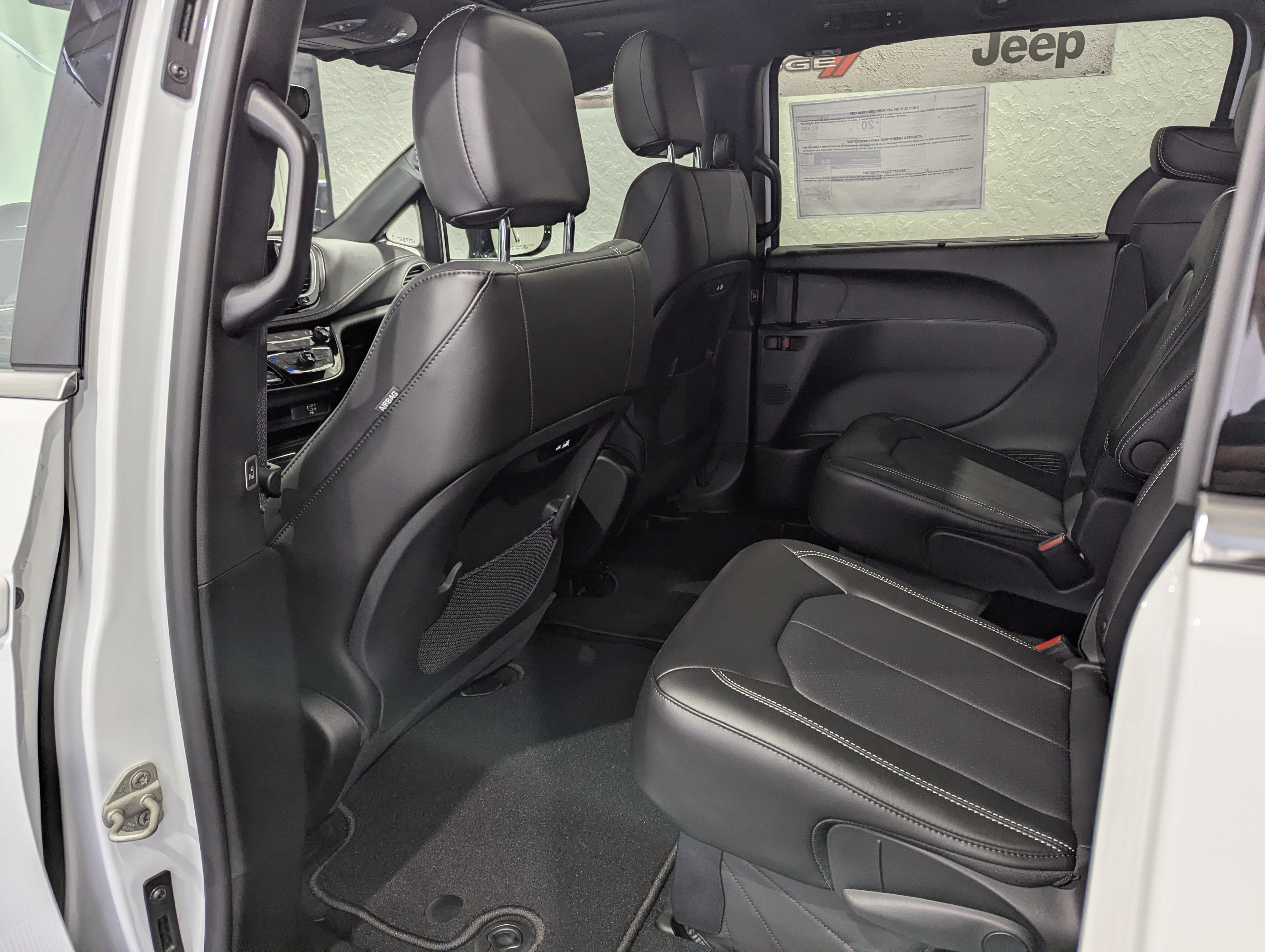 2027 Chrysler Pacifica PACIFICA SELECT AWD