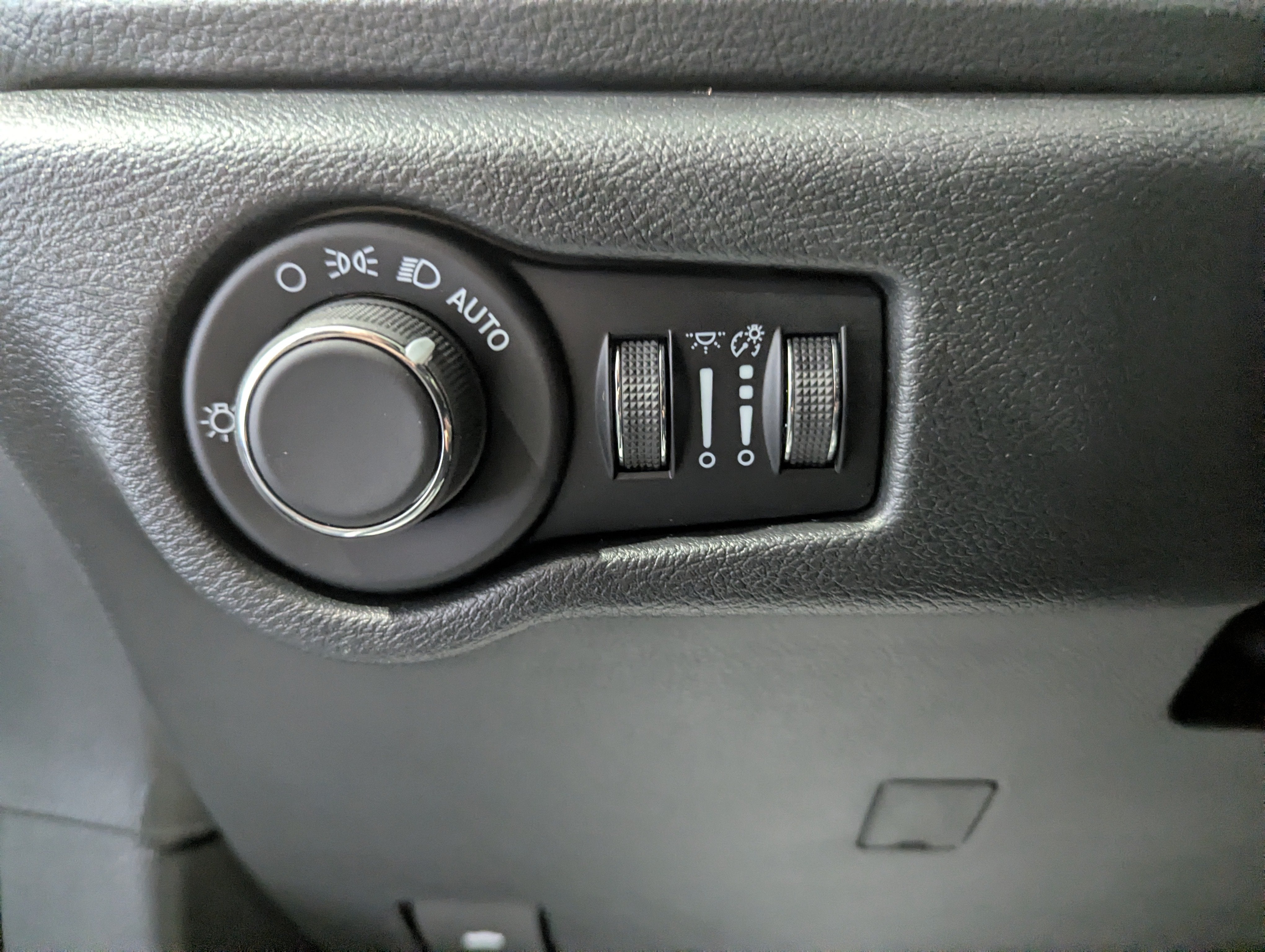 2027 Chrysler Pacifica PACIFICA SELECT AWD