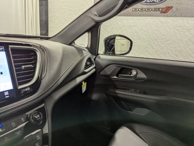 2025 Chrysler Pacifica PACIFICA SELECT AWD