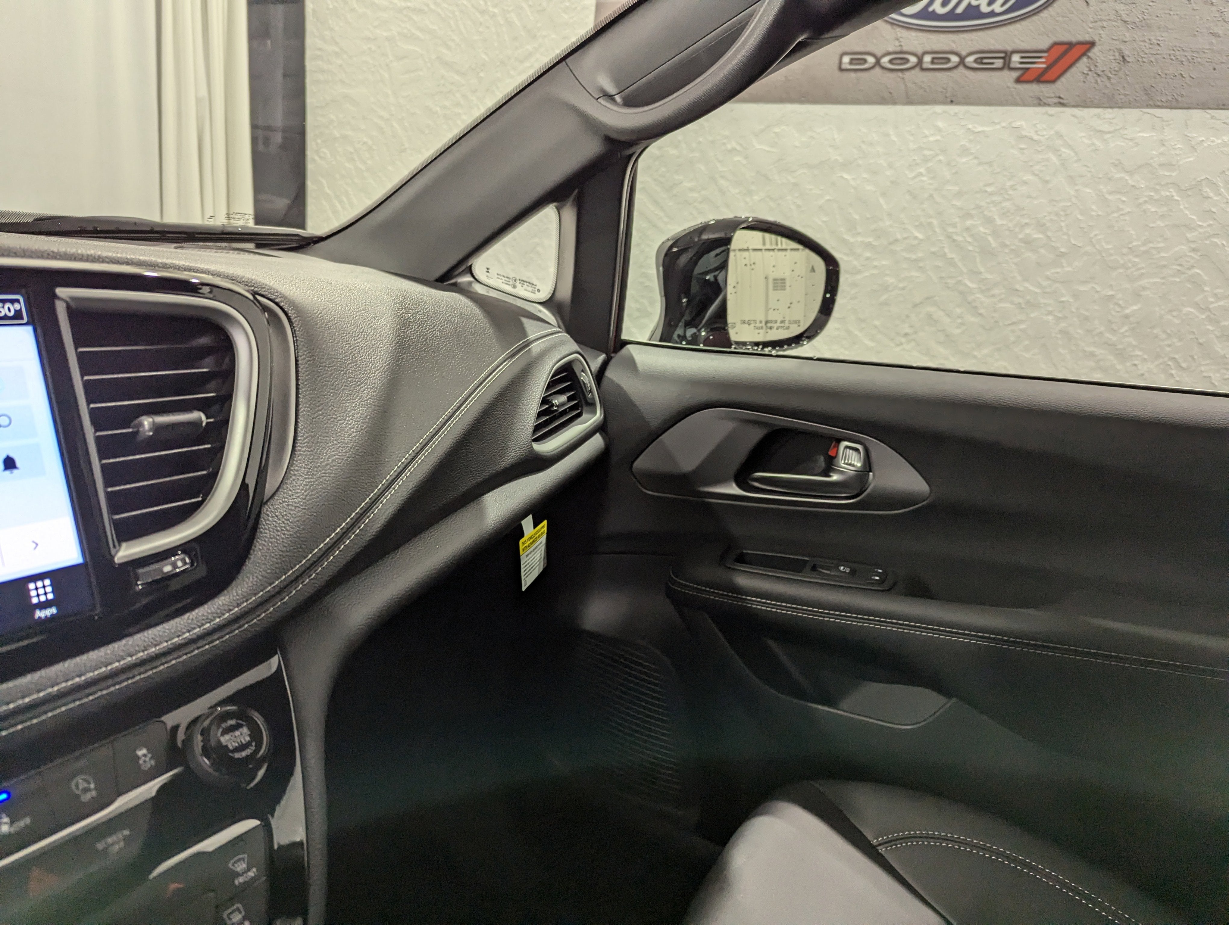 2025 Chrysler Pacifica PACIFICA SELECT AWD