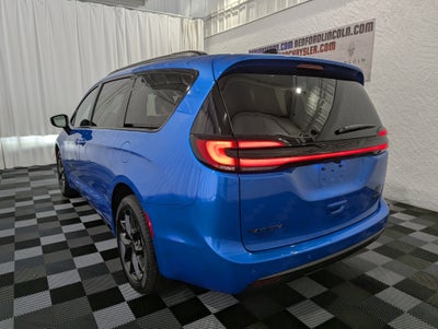 2027 Chrysler Pacifica PACIFICA SELECT AWD