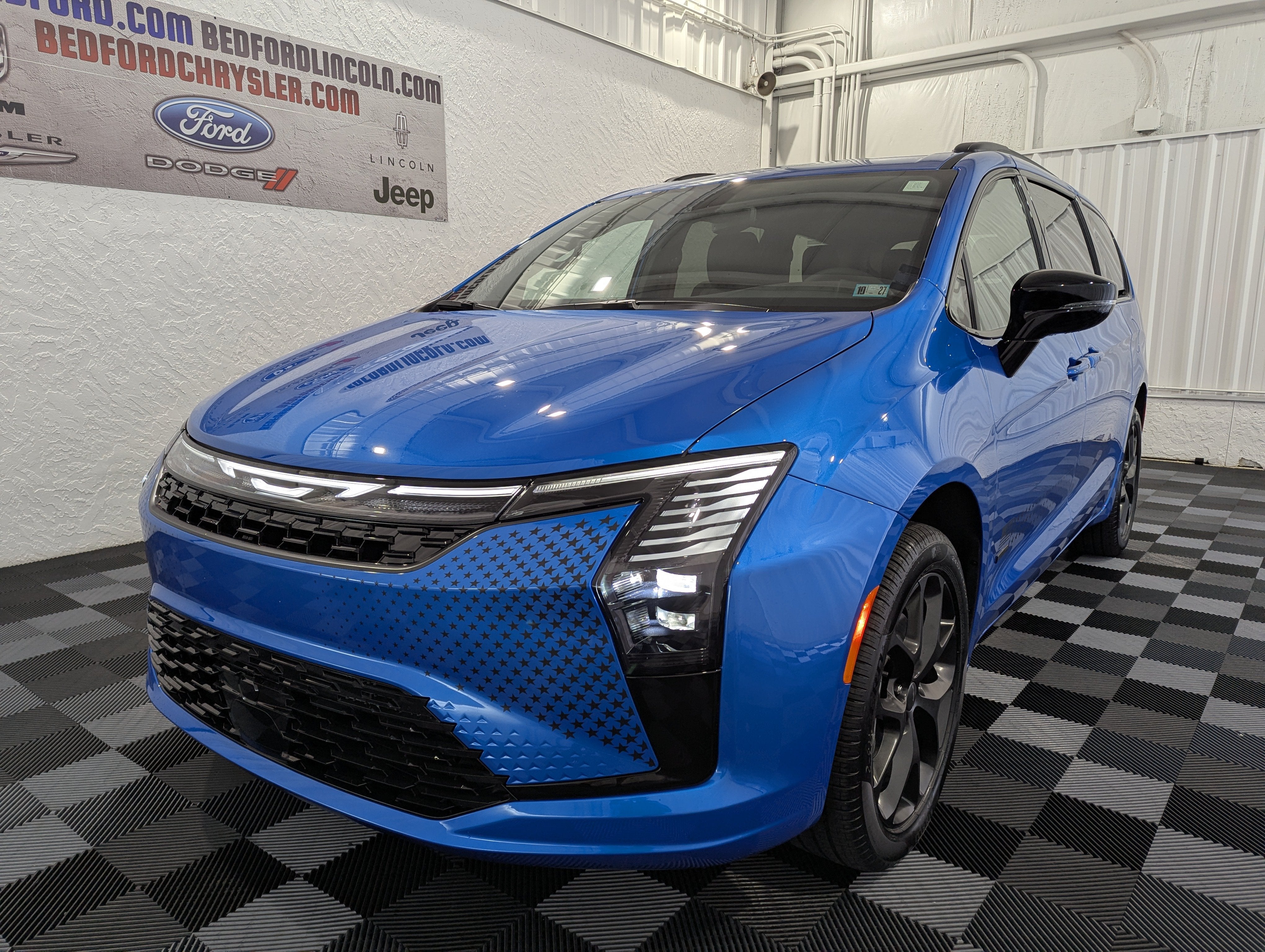 2027 Chrysler Pacifica PACIFICA SELECT AWD