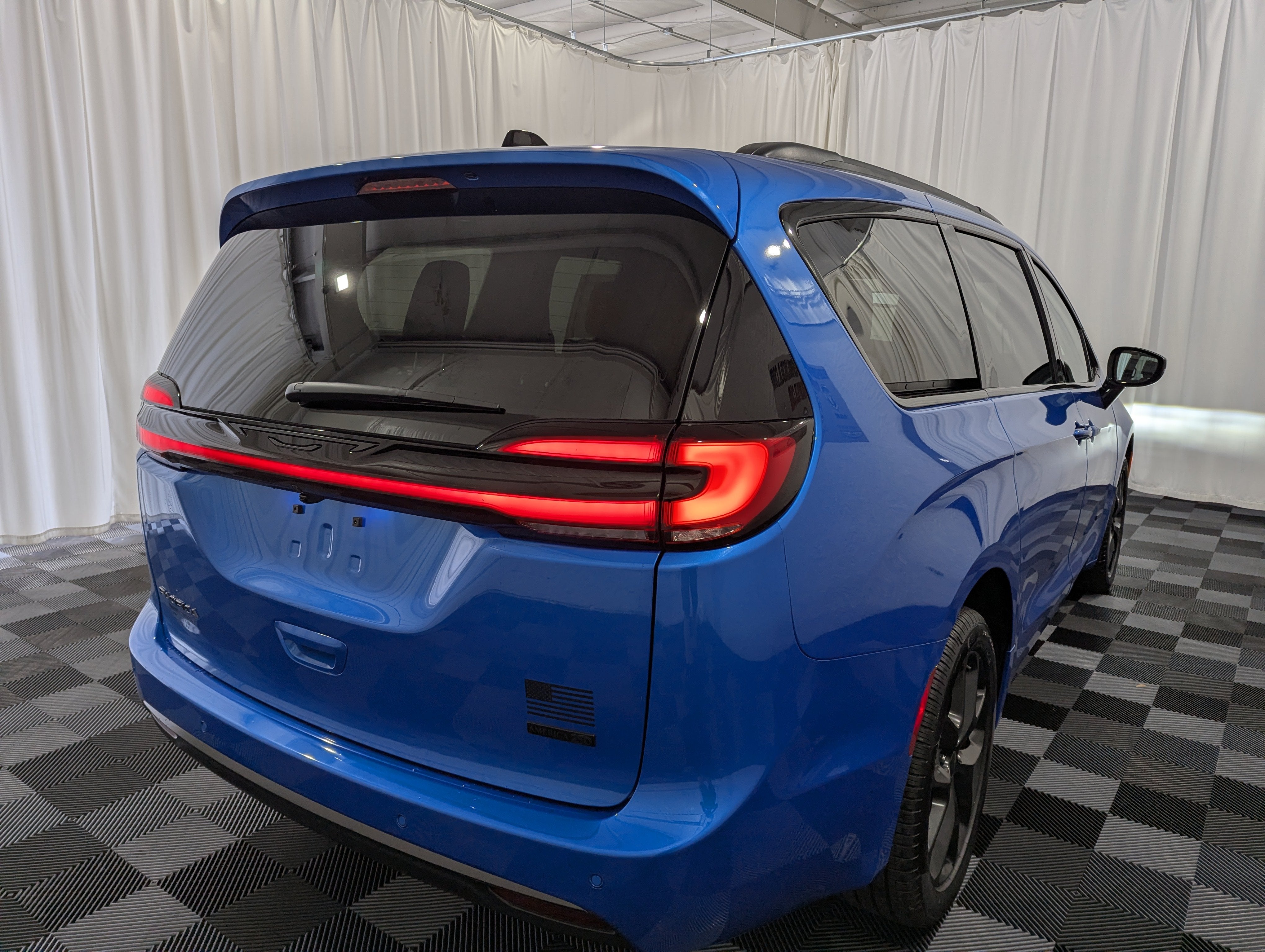2027 Chrysler Pacifica PACIFICA SELECT AWD