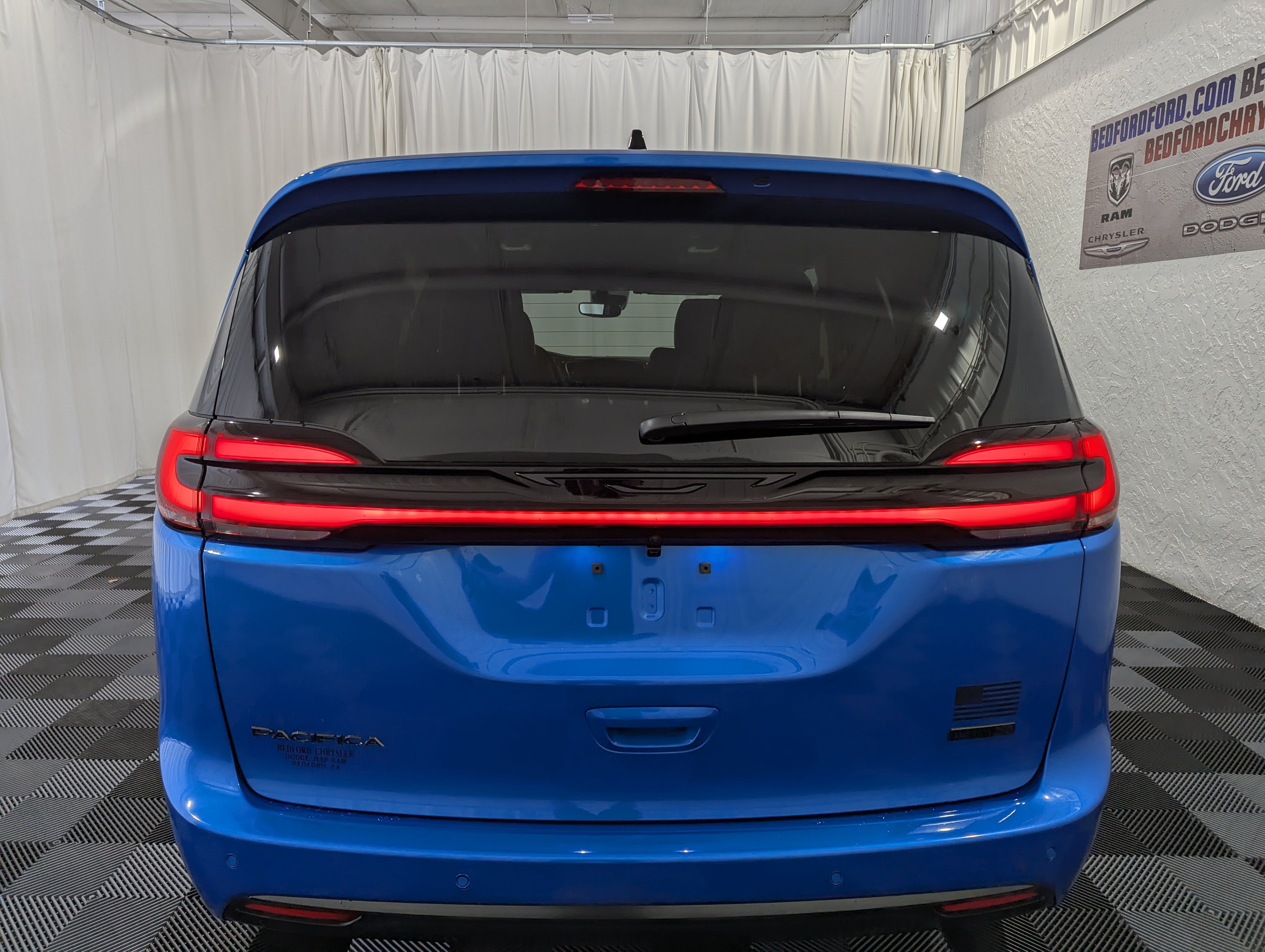 2027 Chrysler Pacifica PACIFICA SELECT AWD