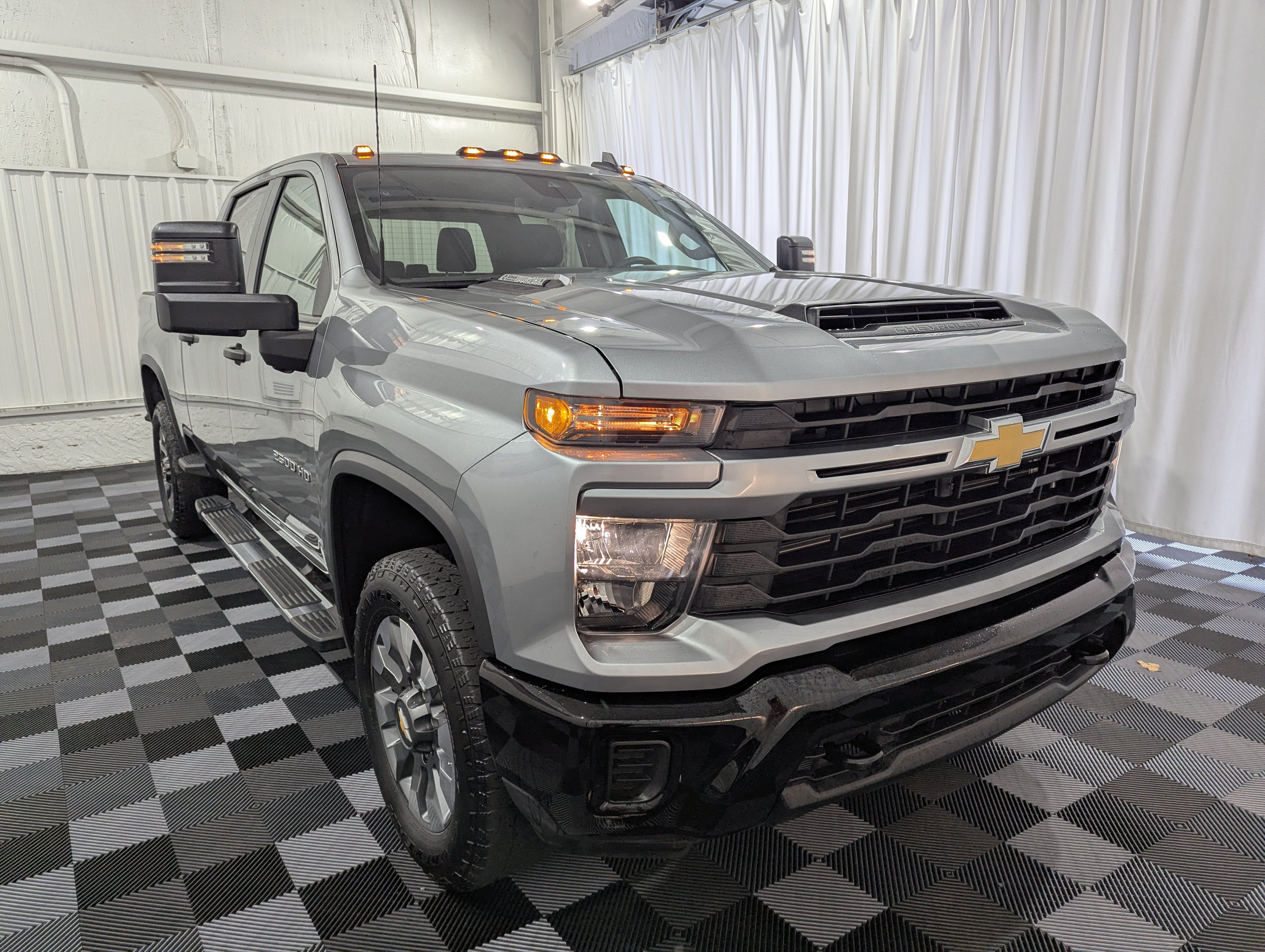 2024 Chevrolet Silverado 2500HD 4WD Crew Cab Standard Bed Custom