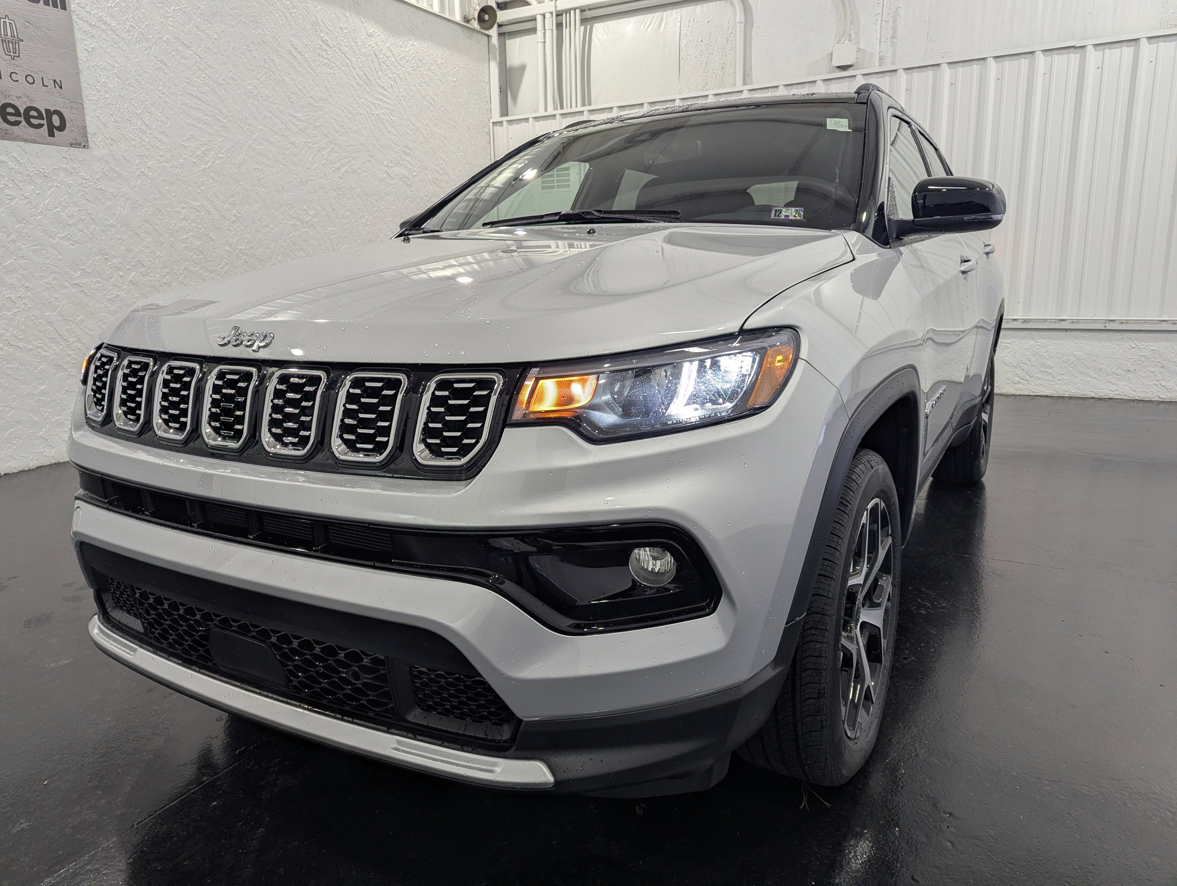 2026 Jeep Compass COMPASS LIMITED 4X4