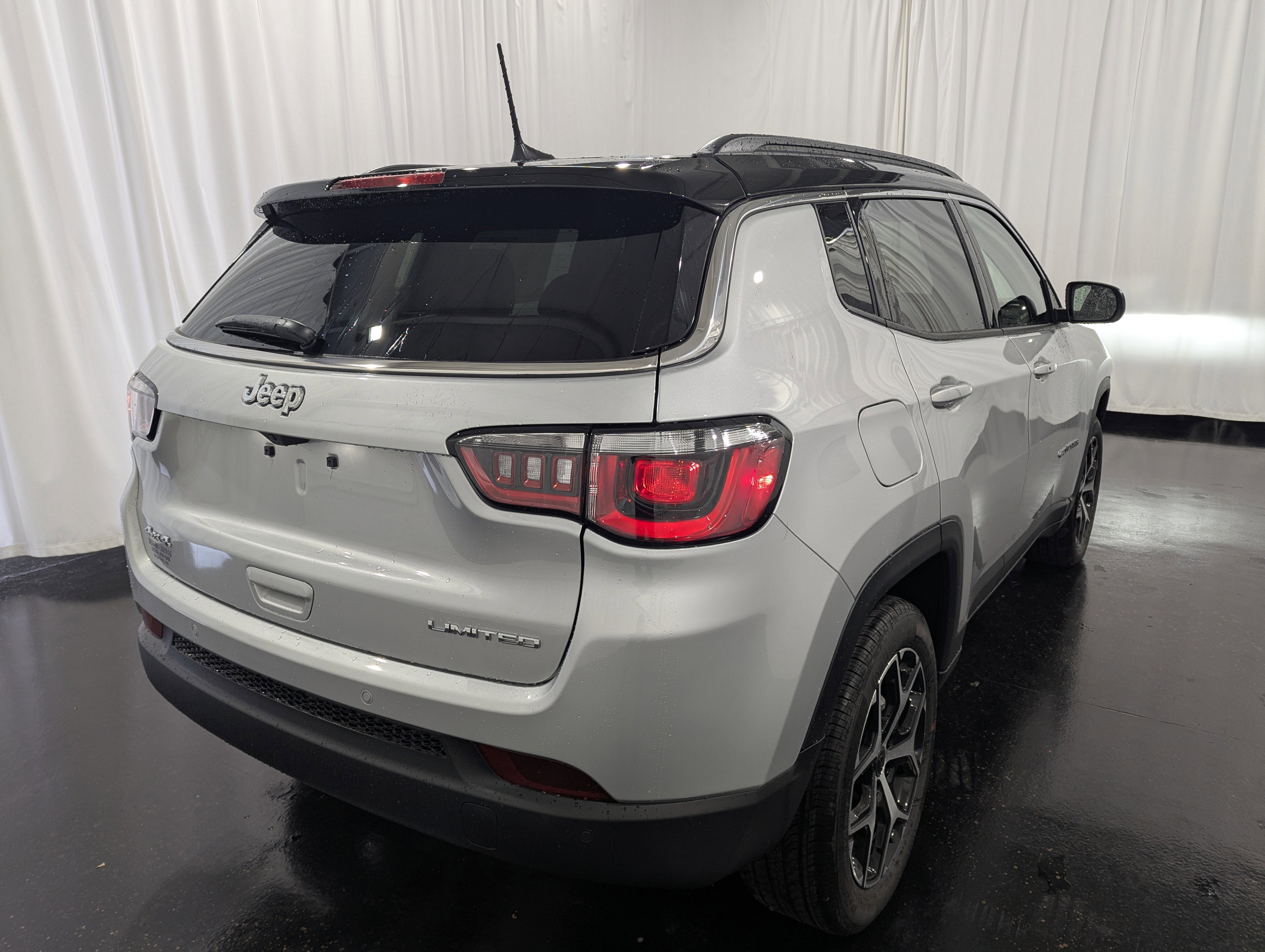 2026 Jeep Compass COMPASS LIMITED 4X4