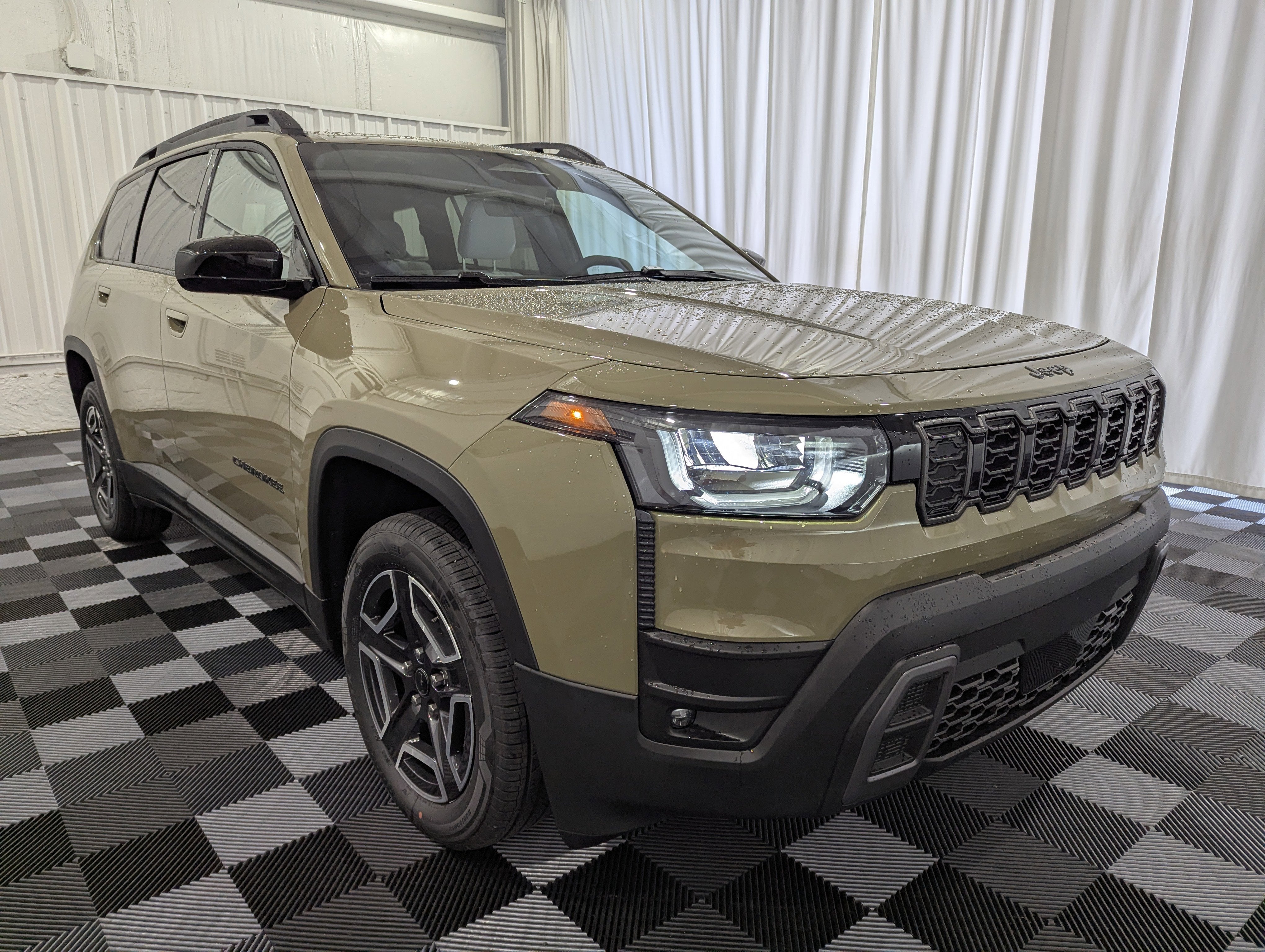 2026 Jeep Cherokee CHEROKEE LAREDO 4X4