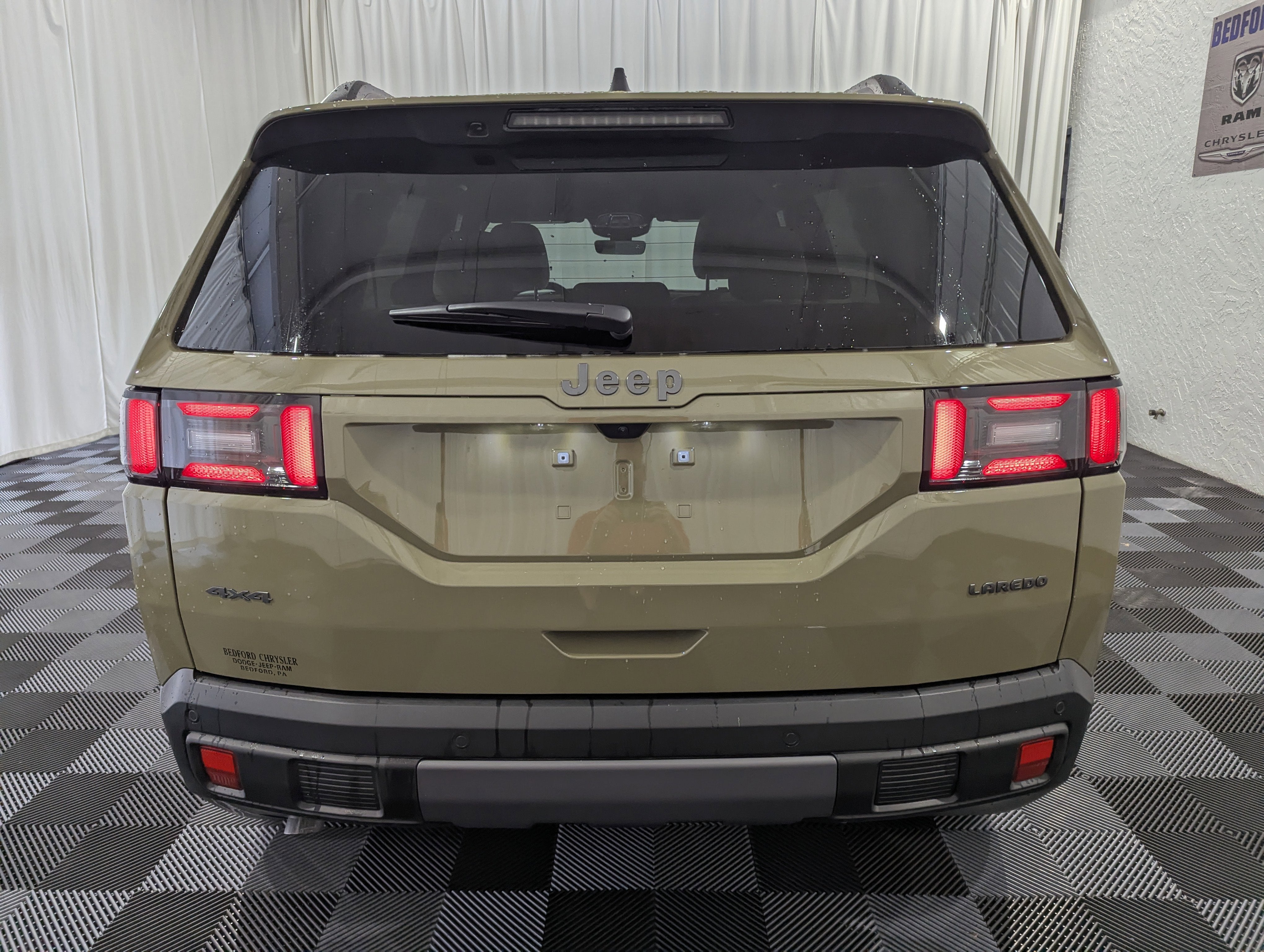 2026 Jeep Cherokee CHEROKEE LAREDO 4X4