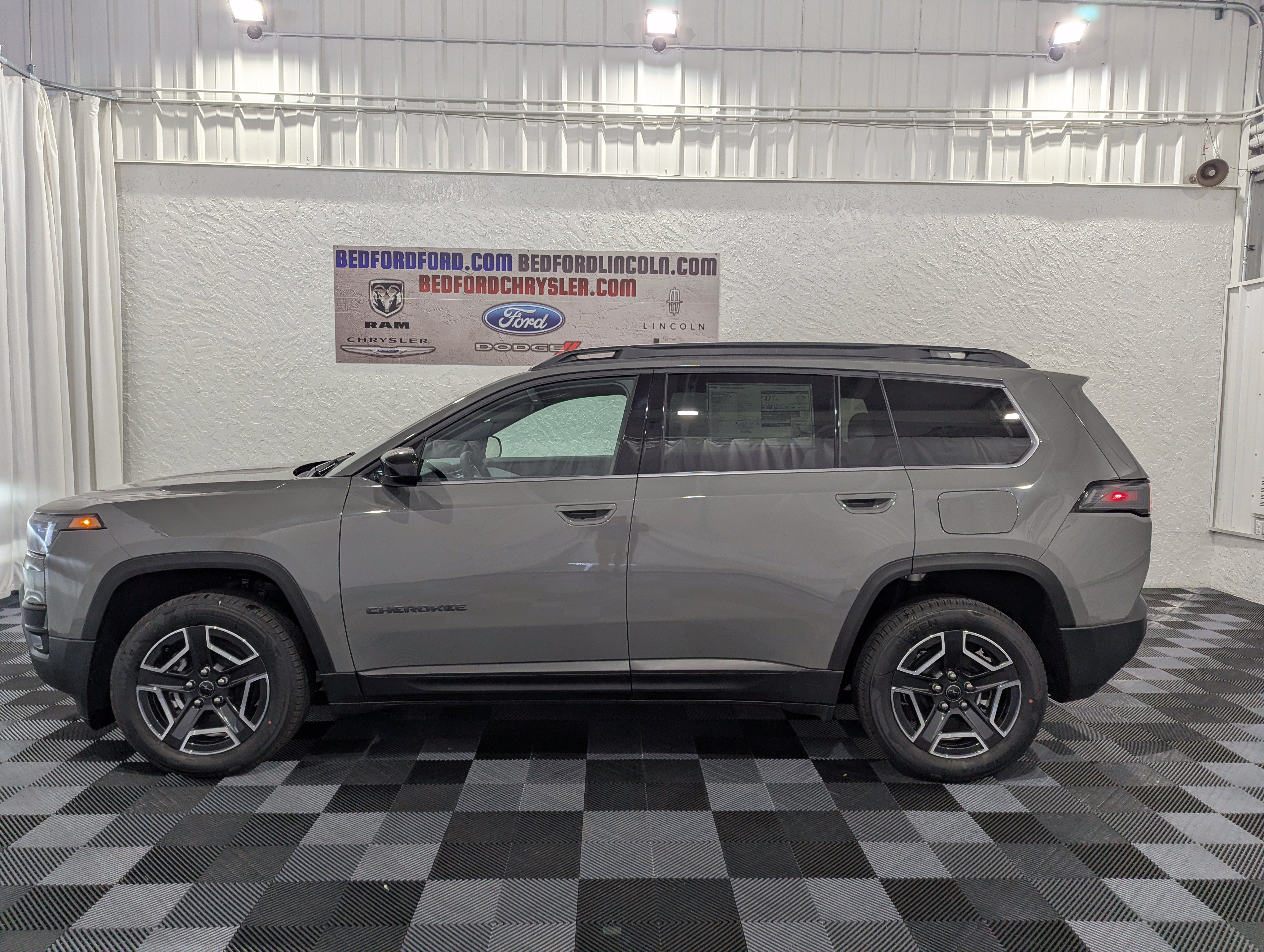 2026 Jeep Cherokee CHEROKEE LAREDO 4X4